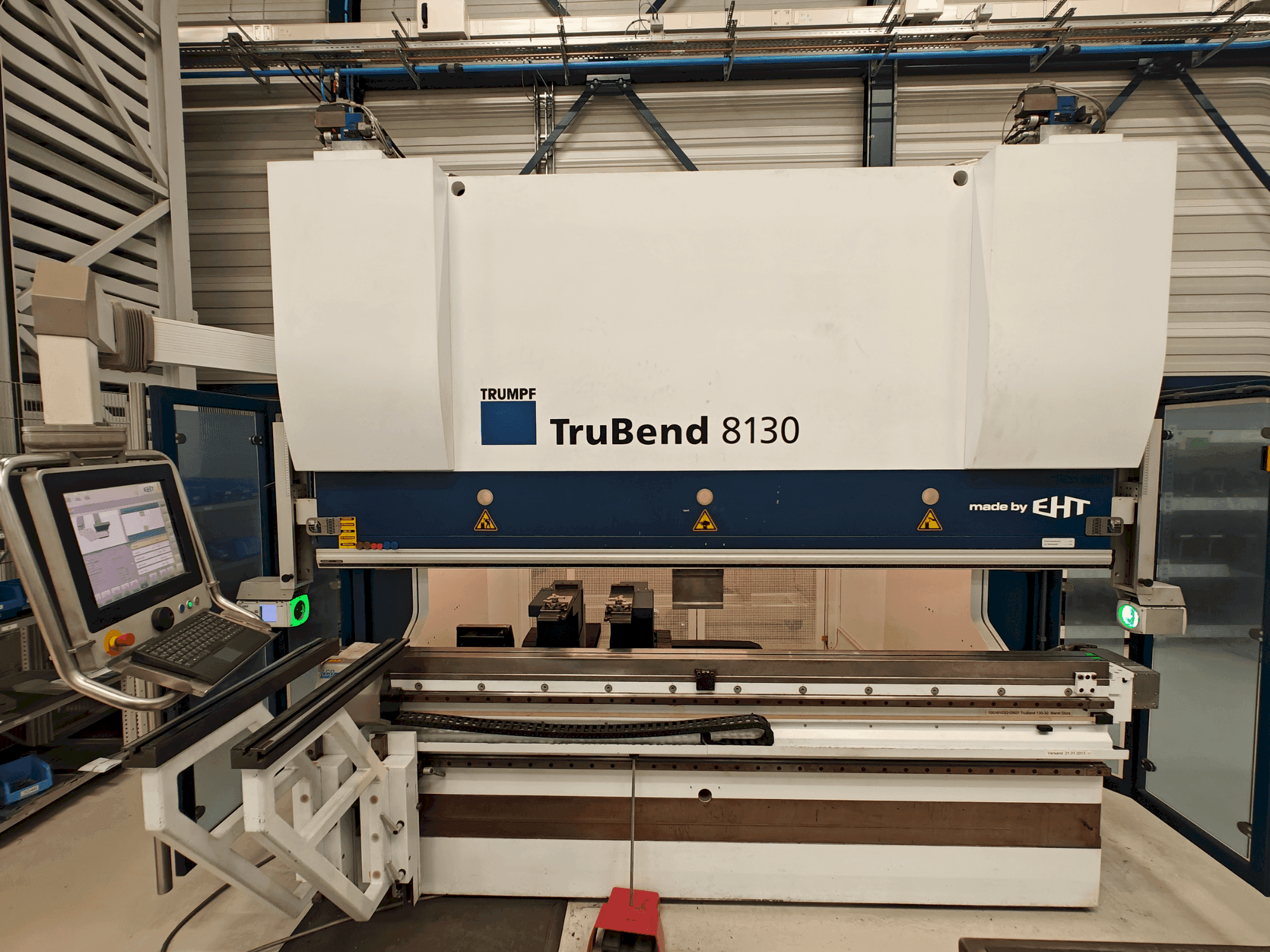 Prikaz  stroja TRUMPF EHT TruBend 8130-30  sprijeda