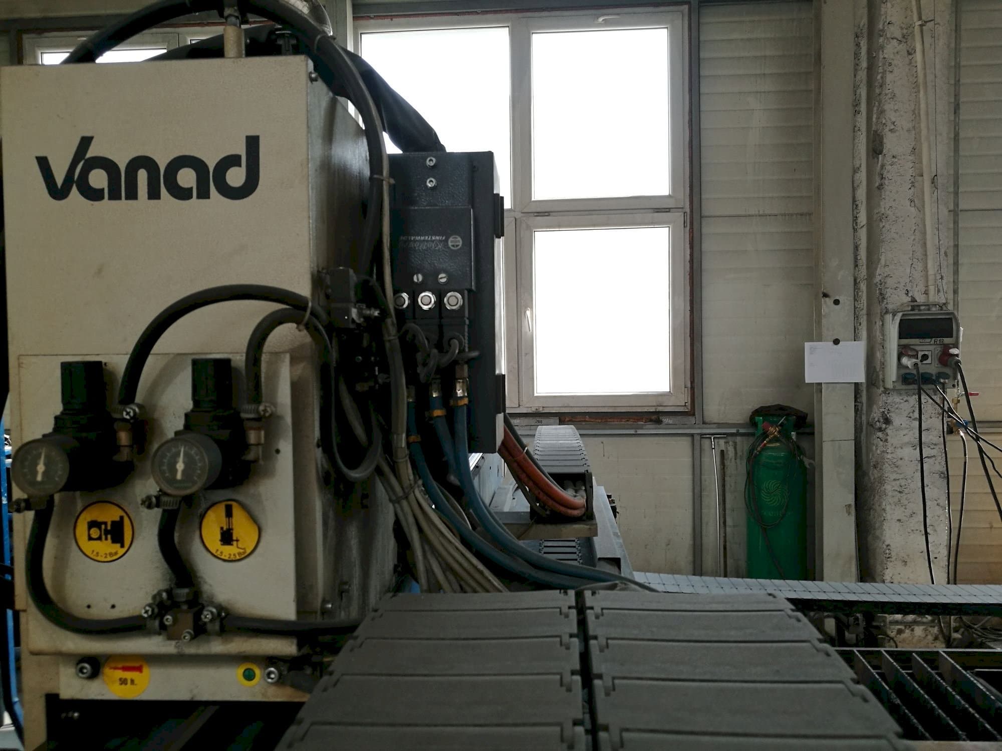 Prikaz  stroja Vanad Kjellberg Proxima HiFocus 80i  sprijeda