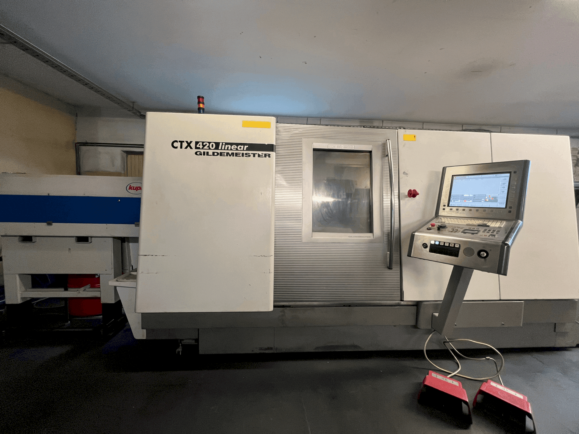 Prikaz  stroja Gildemeister CTX 420 linear  sprijeda