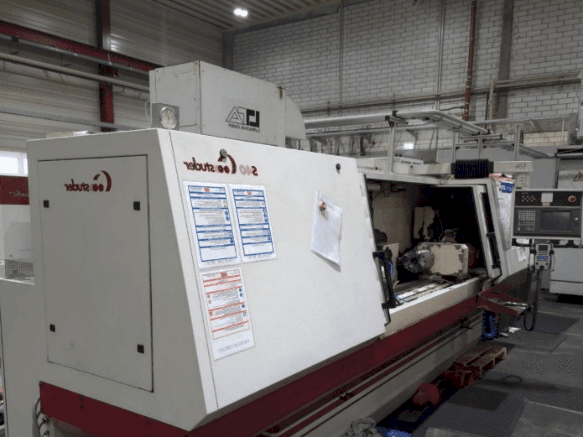 Prikaz stroja STUDER S40 CNC (2001) sprijeda