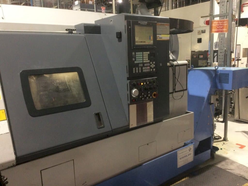 Prikaz lijeve strane stroja Mazak Super Quick Turn 200M