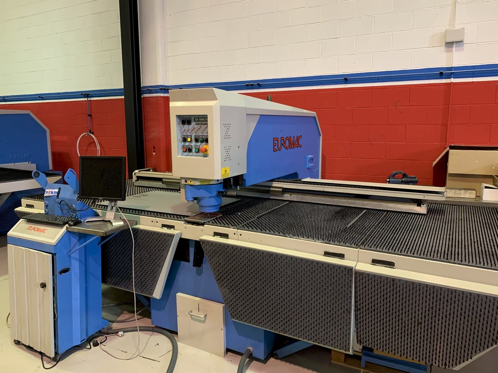 Prikaz stroja Euromac ZX 1000-30-2000 sprijeda