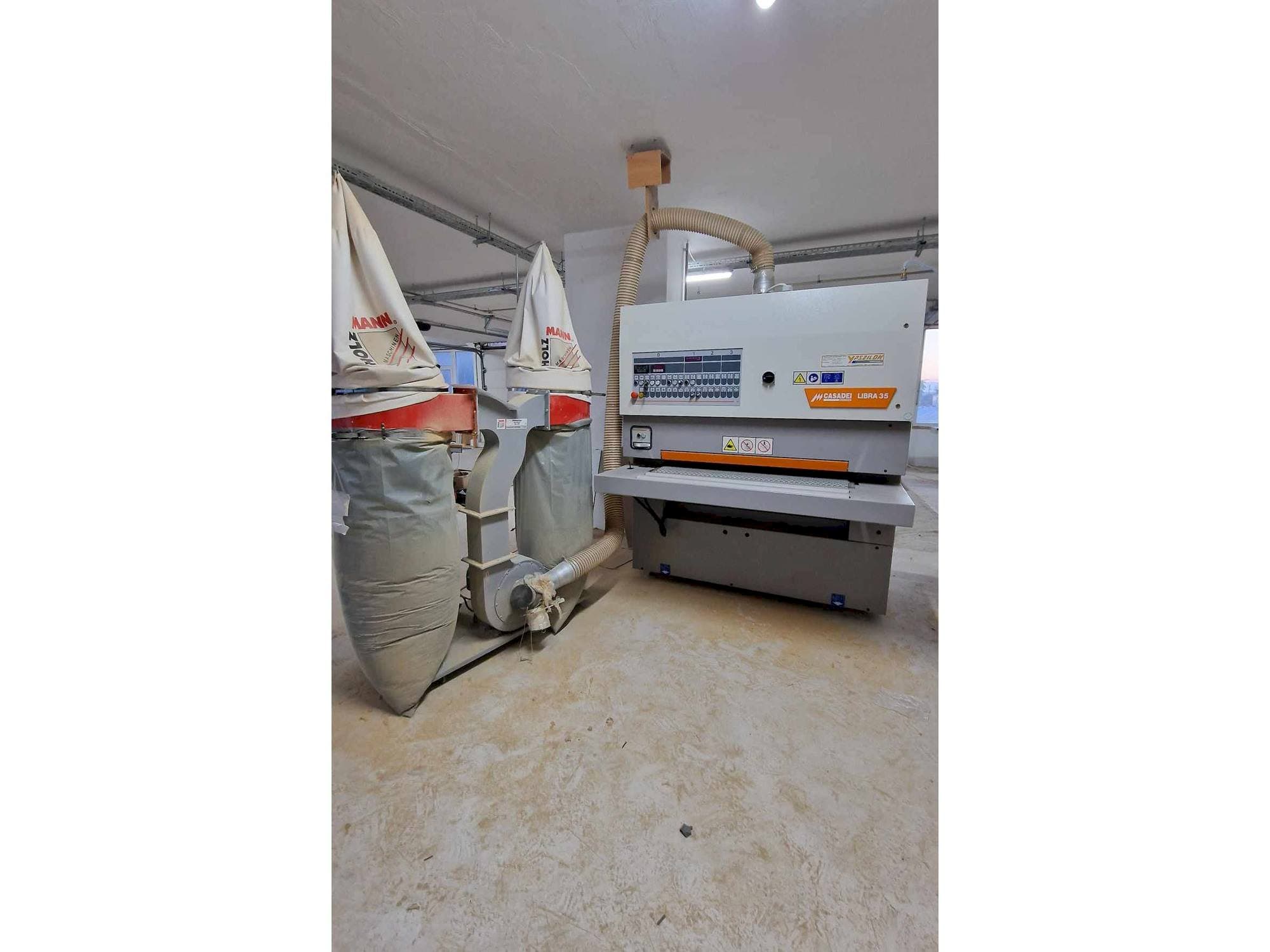 Prikaz stroja CASADEI LIBRA 35 sprijeda