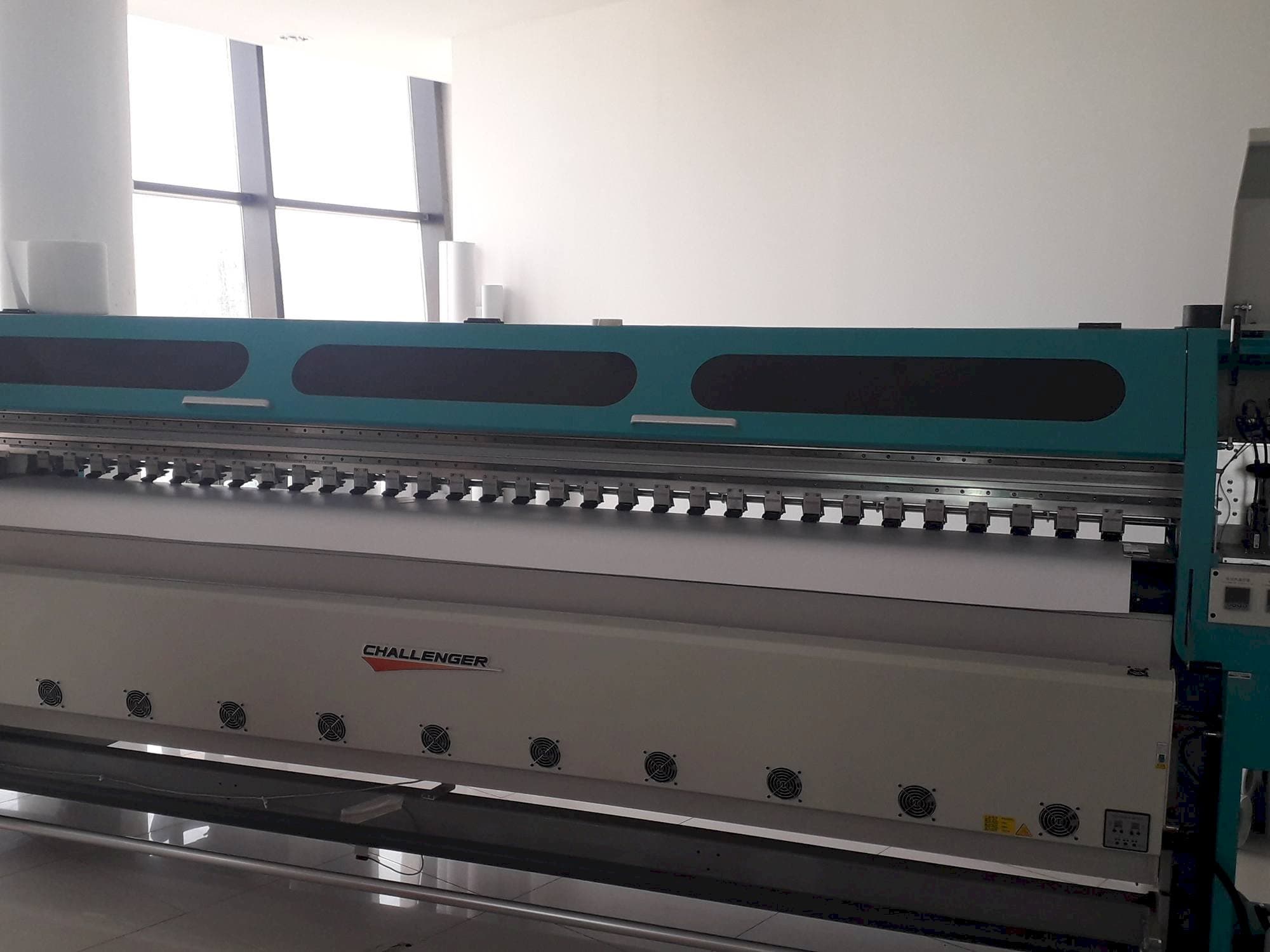 Prikaz  stroja Challenger FY-3200AT Plus-H4  sprijeda