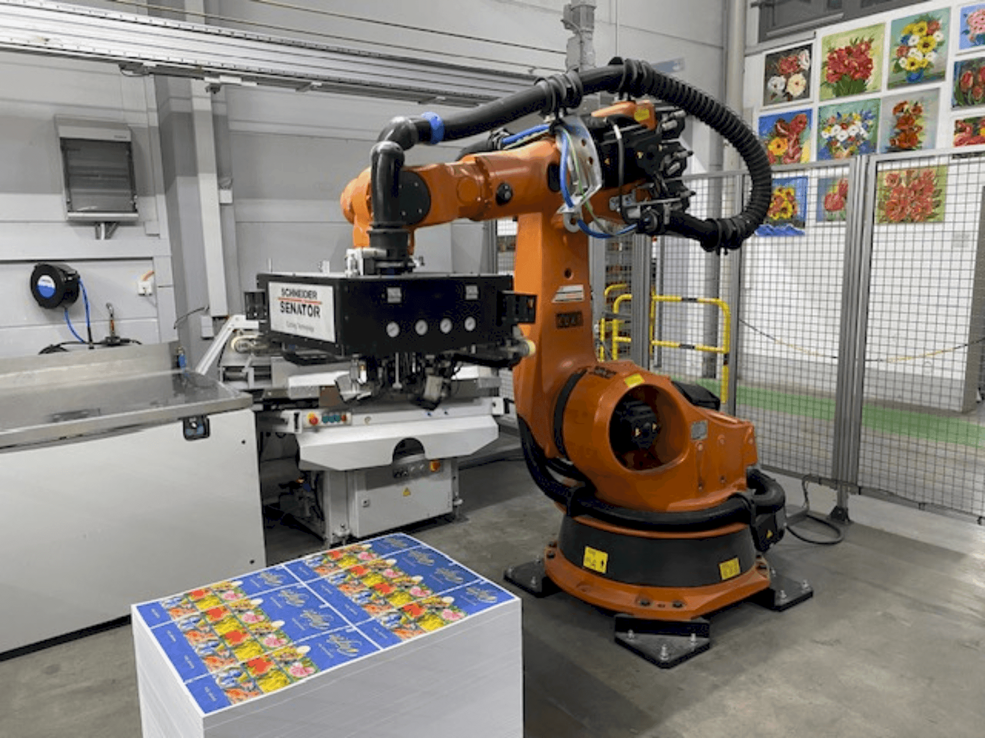 Prikaz  stroja KUKA KR140-3 COMP  sprijeda