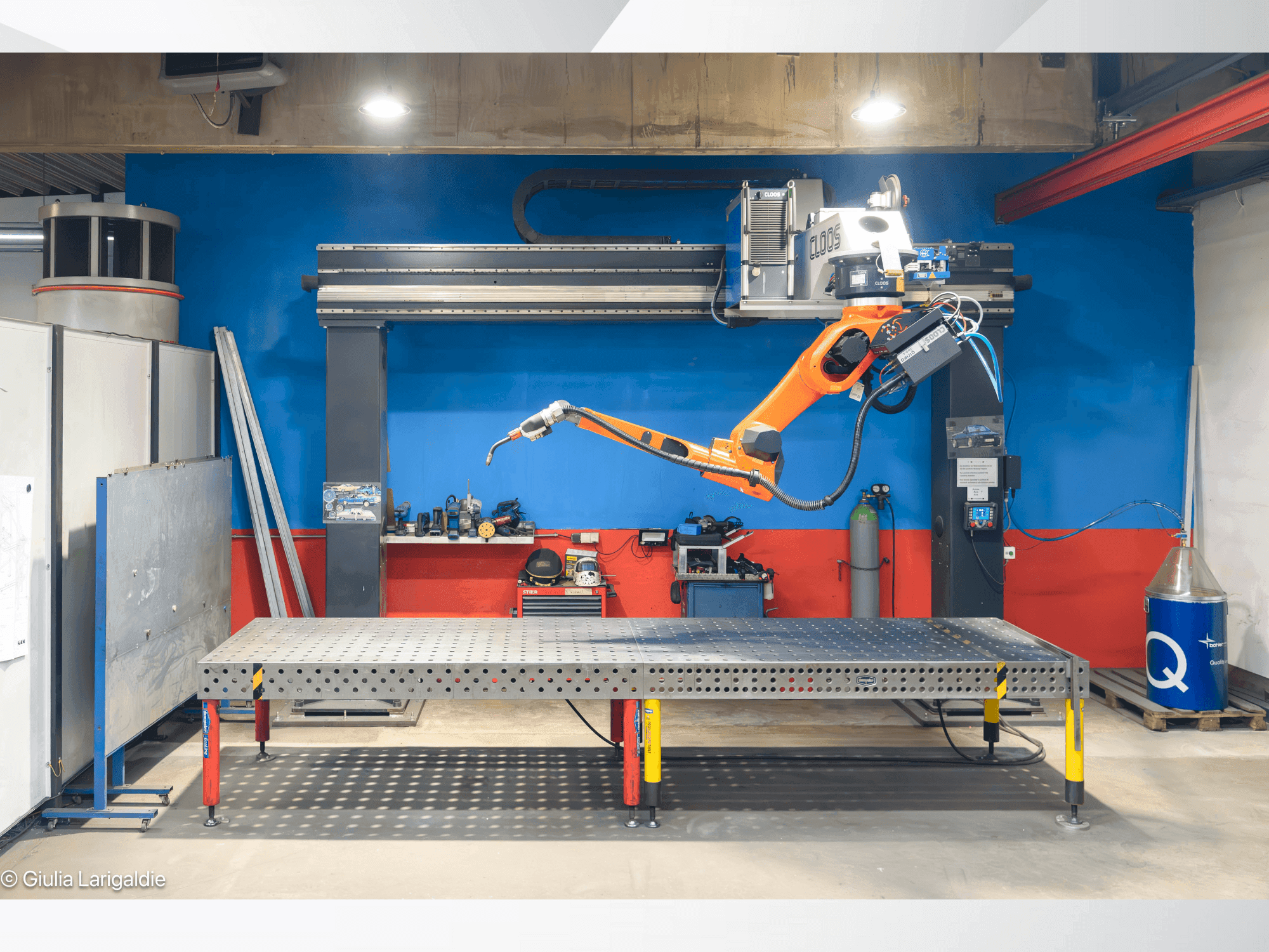 Prikaz stroja CLOOS Instant pro IRPS sprijeda