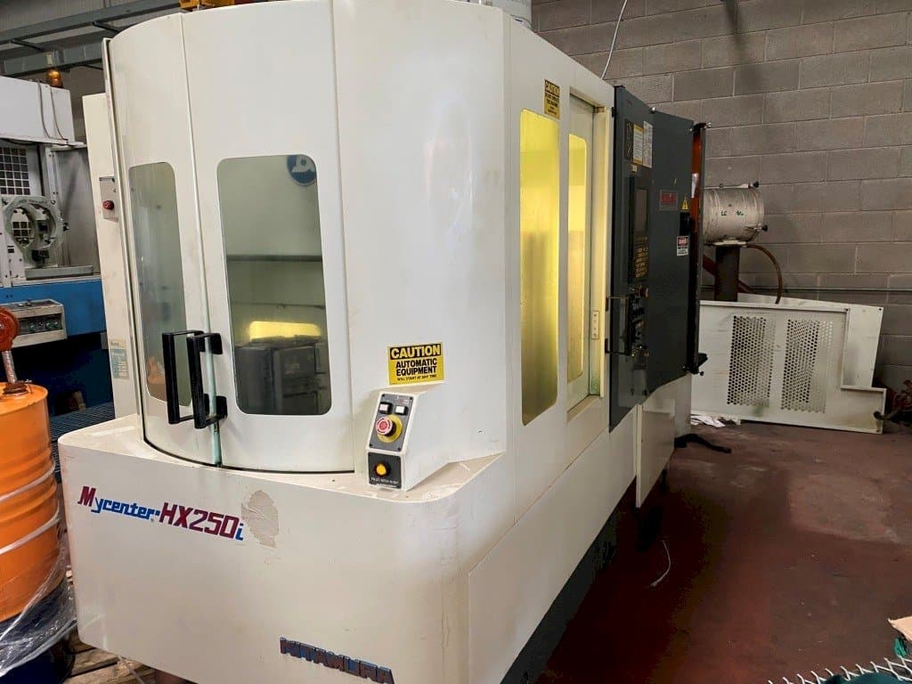 Prikaz stroja Kitamura Mycenter HX250i sprijeda