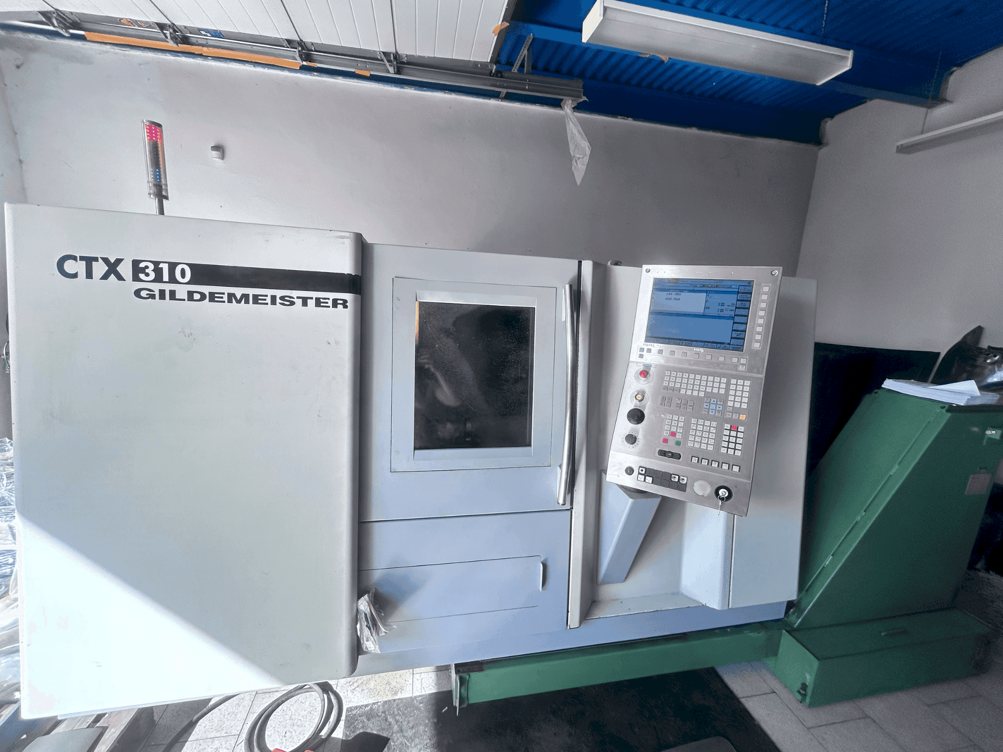 Prikaz stroja DMG Gildemeister CTX 310 sprijeda