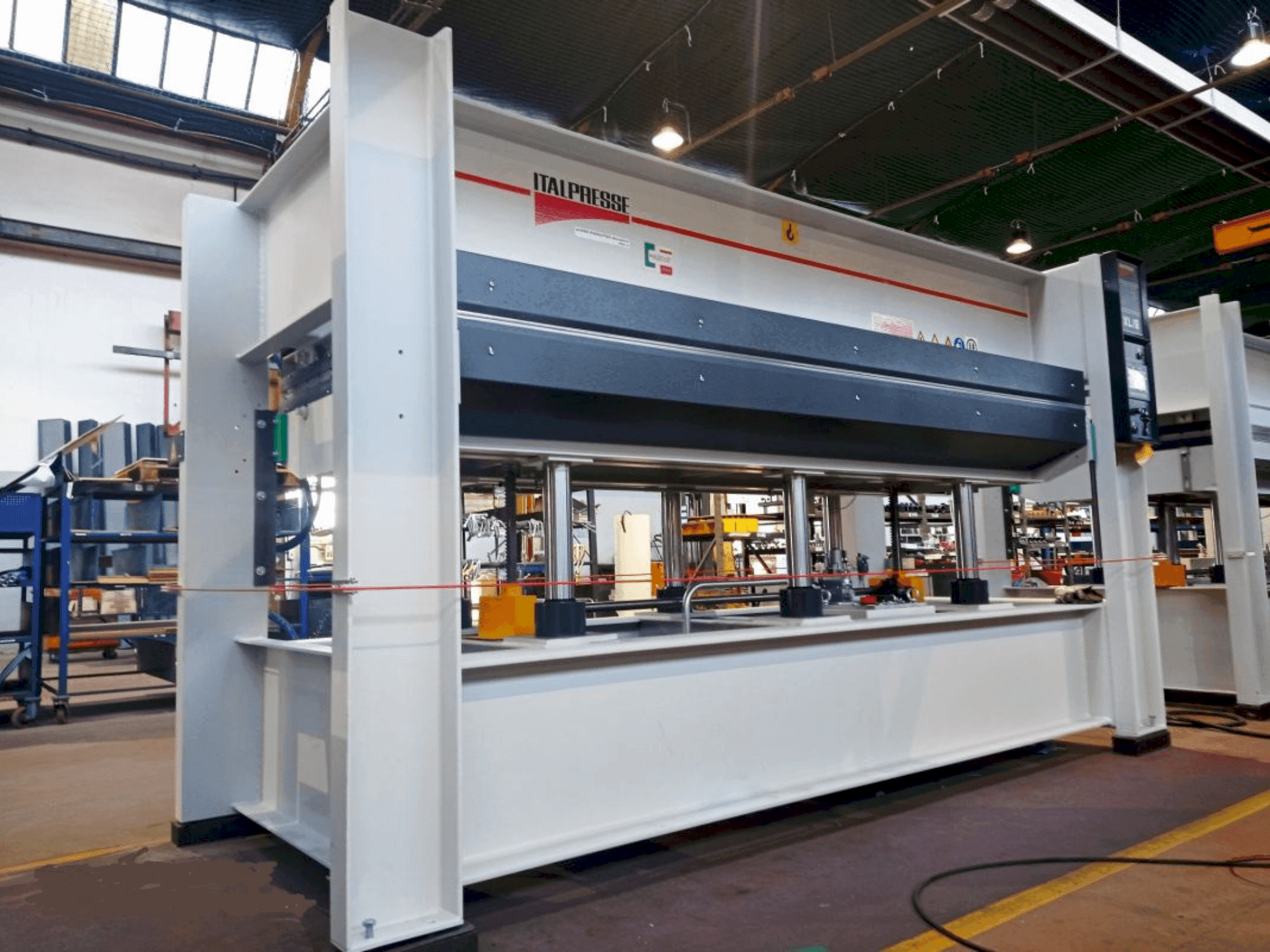 Prikaz  stroja ITALPRESSE XL/6 30-13 PM BO  sprijeda