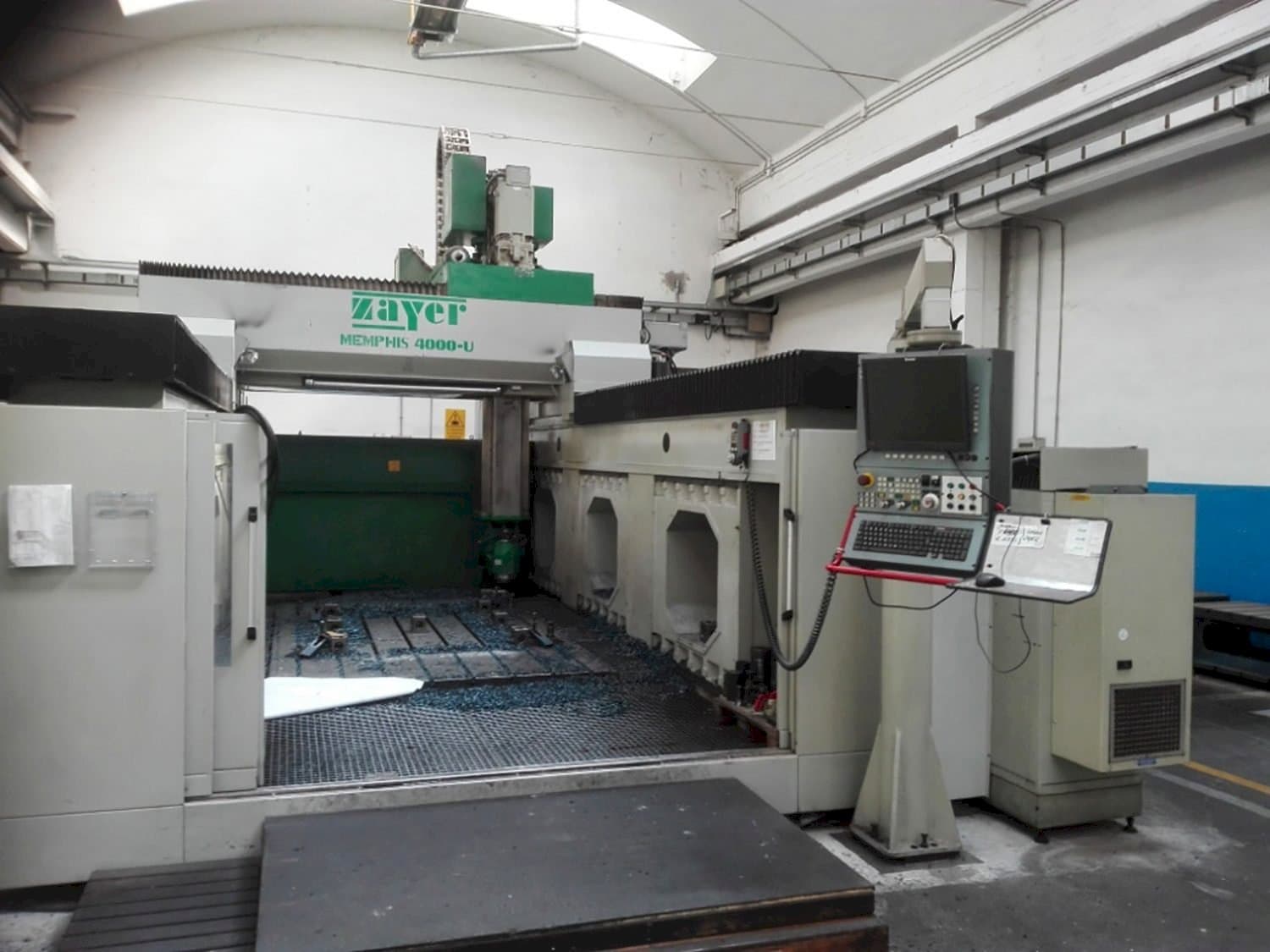 Prikaz stroja Zayer Memphis 4000 sprijeda