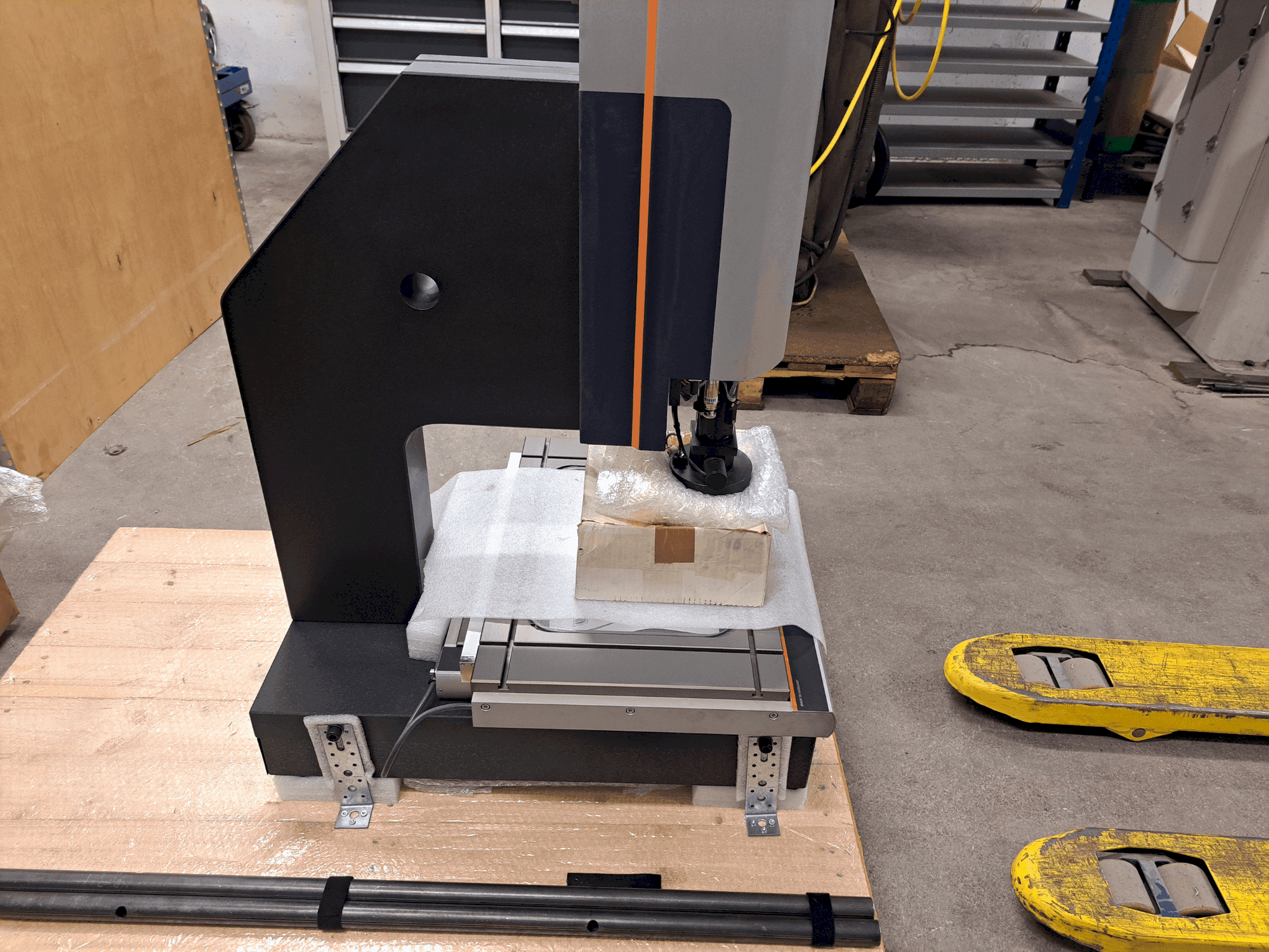 Prikaz  stroja HEINRICH SCHNEIDER MM1-300 CNC MZ TP20  sprijeda