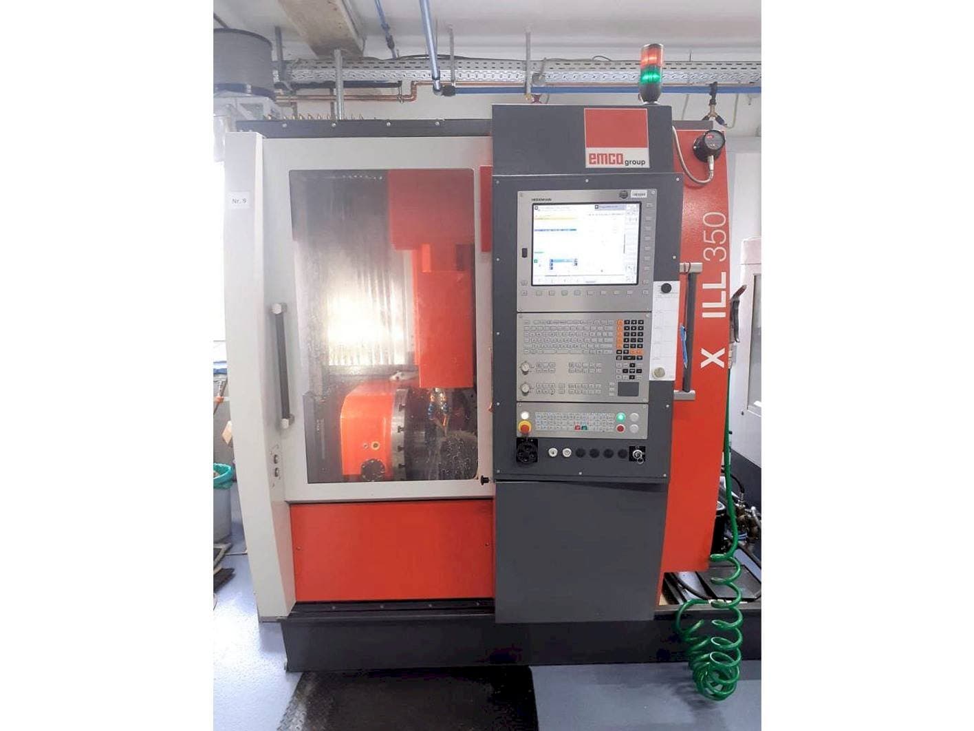 Prikaz  stroja EMCO Maxxmill 350  sprijeda