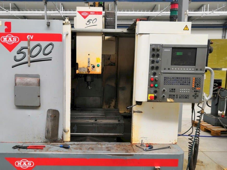 Prikaz stroja KOVOSVIT MAS MCV 500 CNC sprijeda