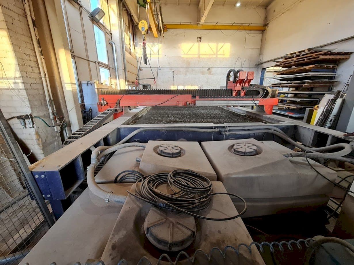 Prikaz stroja Bystronic ByJet Classic L 6030 sprijeda