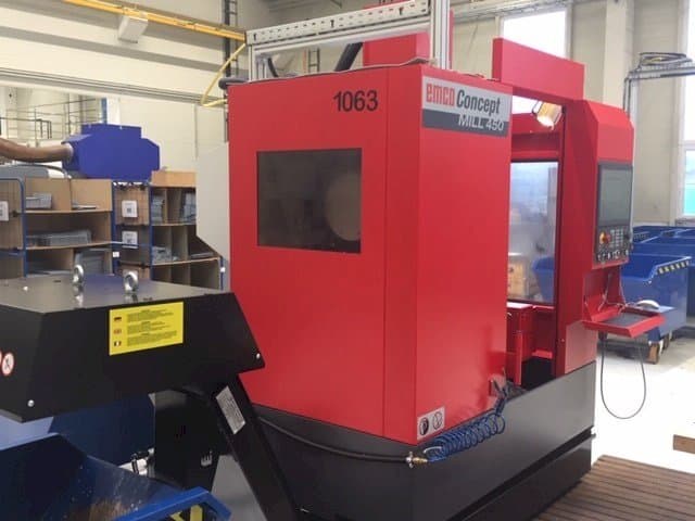 Prikaz stroja EMCO Concept Mill 450 sprijeda