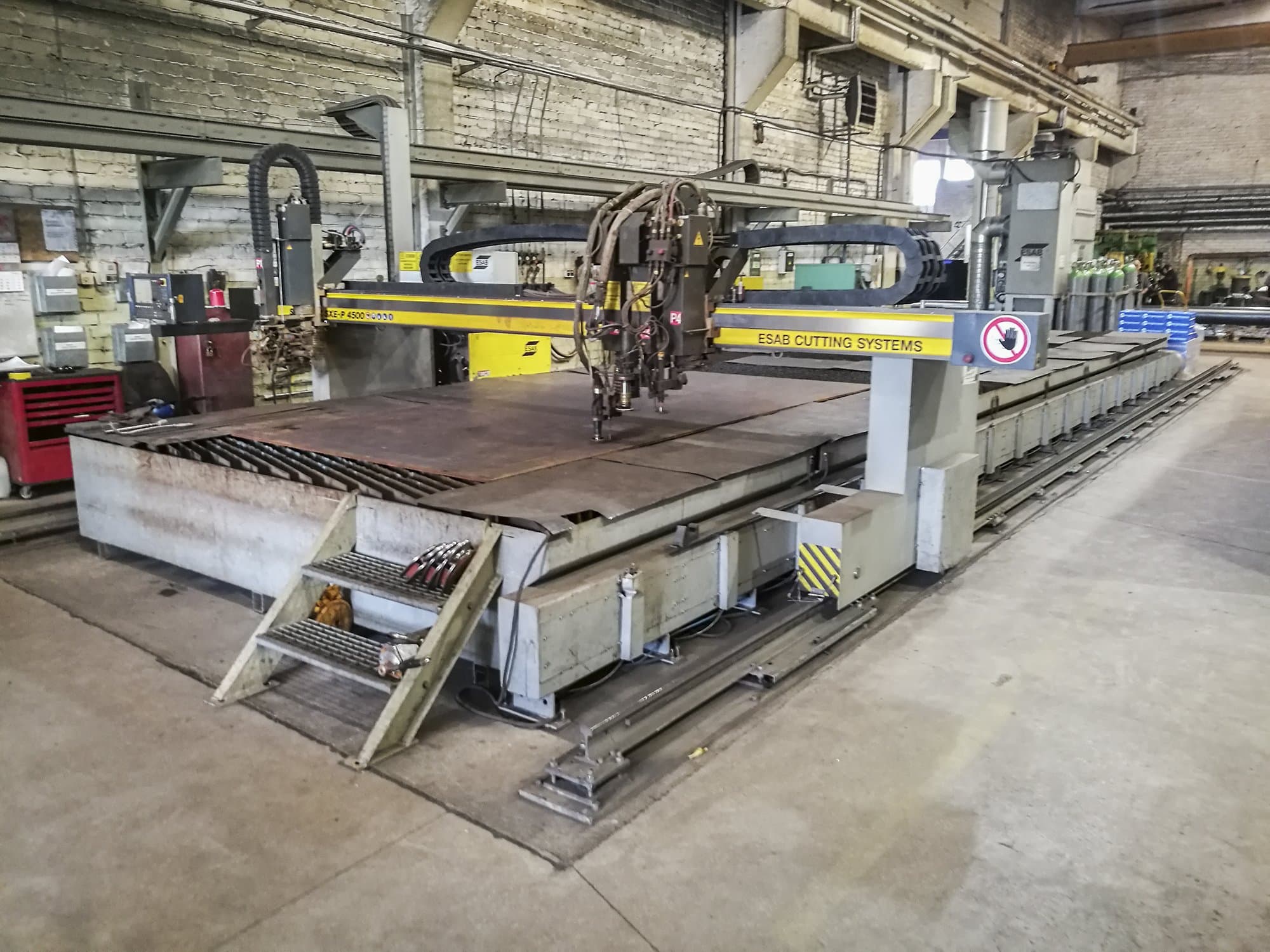 Prikaz  stroja ESAB SXE-P2 4500 zdesna