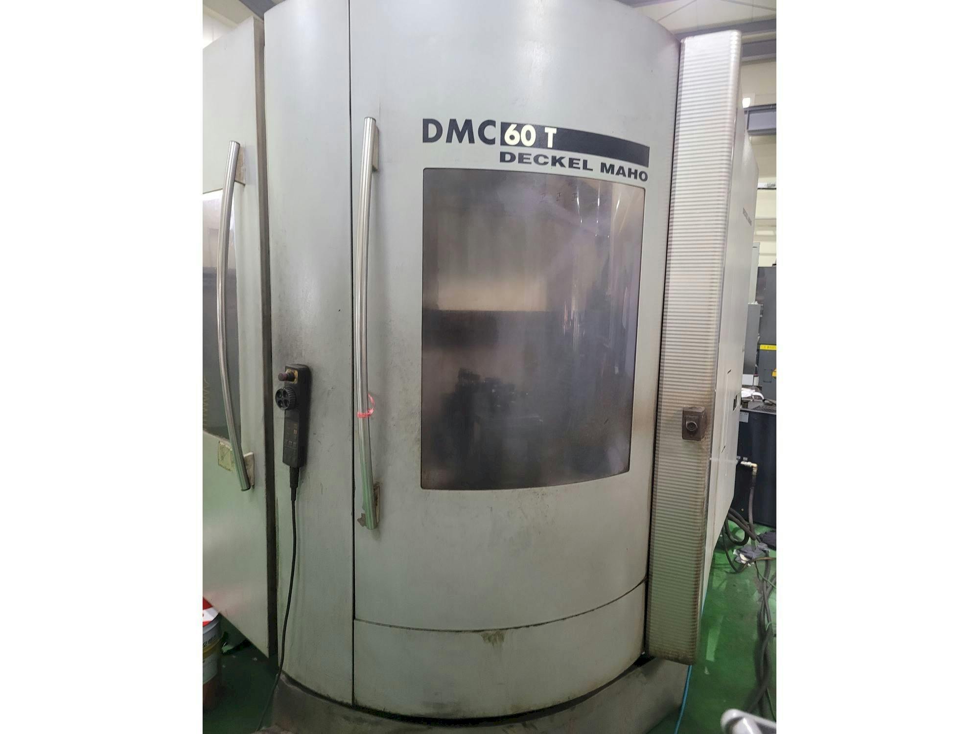 Prikaz  stroja DECKEL MAHO DMC 60 T  sprijeda