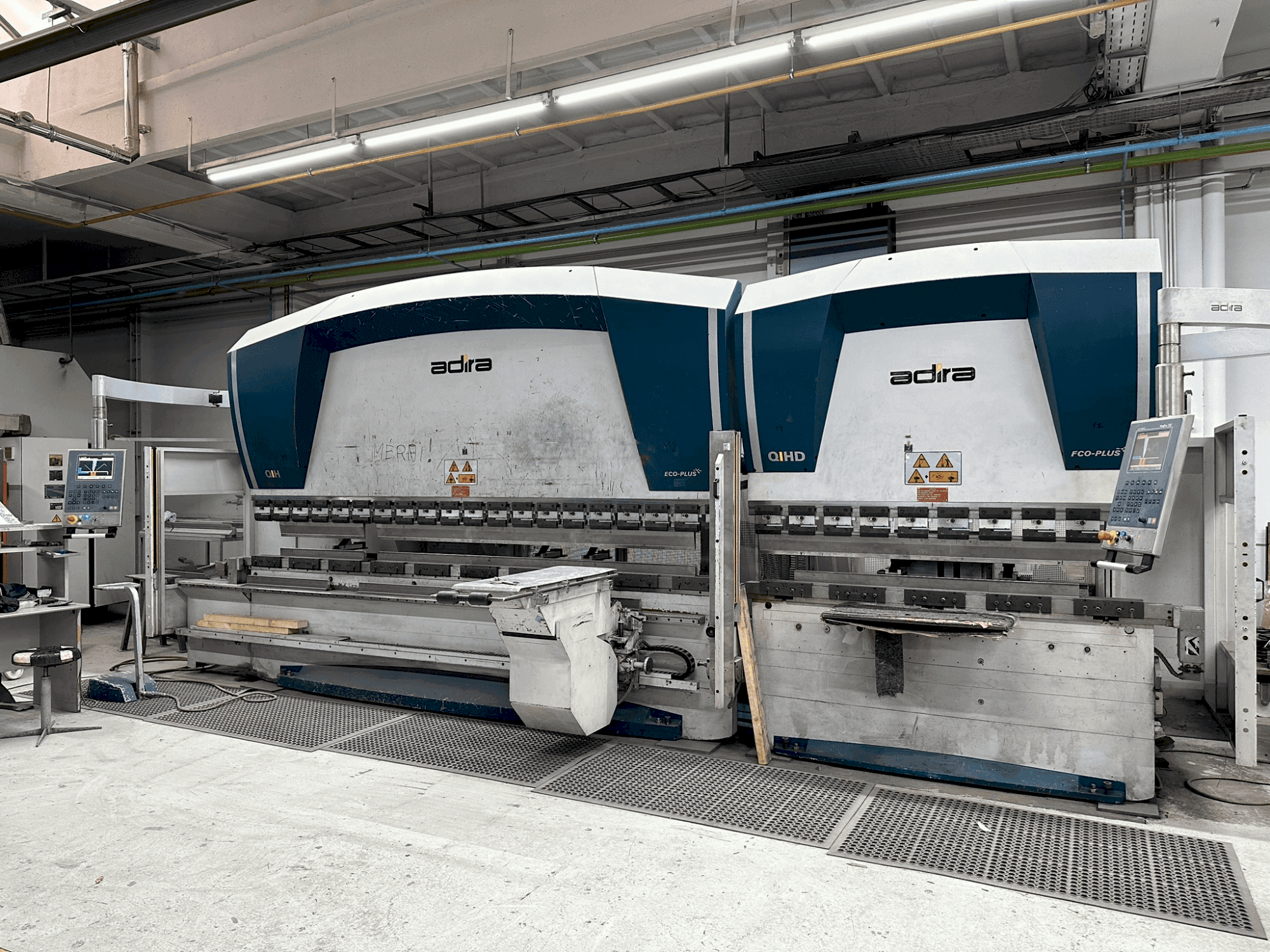 Prikaz stroja ADIRA QIHD-5040 + QIHD-5020 sprijeda