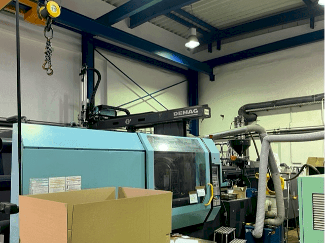 Prikaz  stroja DEMAG 500/900-5200  sprijeda