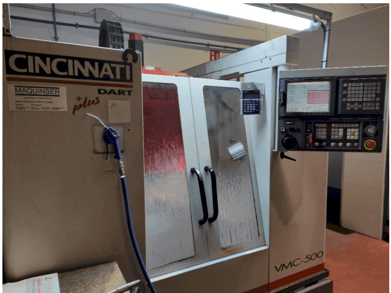 Prikaz stroja Cincinnati Dart Plus VMC-500 sprijeda