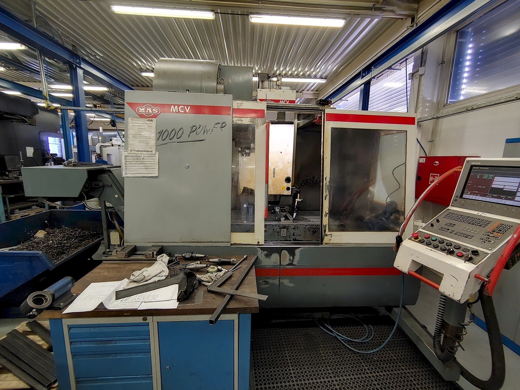 Prikaz stroja KOVOSVIT MAS MCV 1000 Power sprijeda