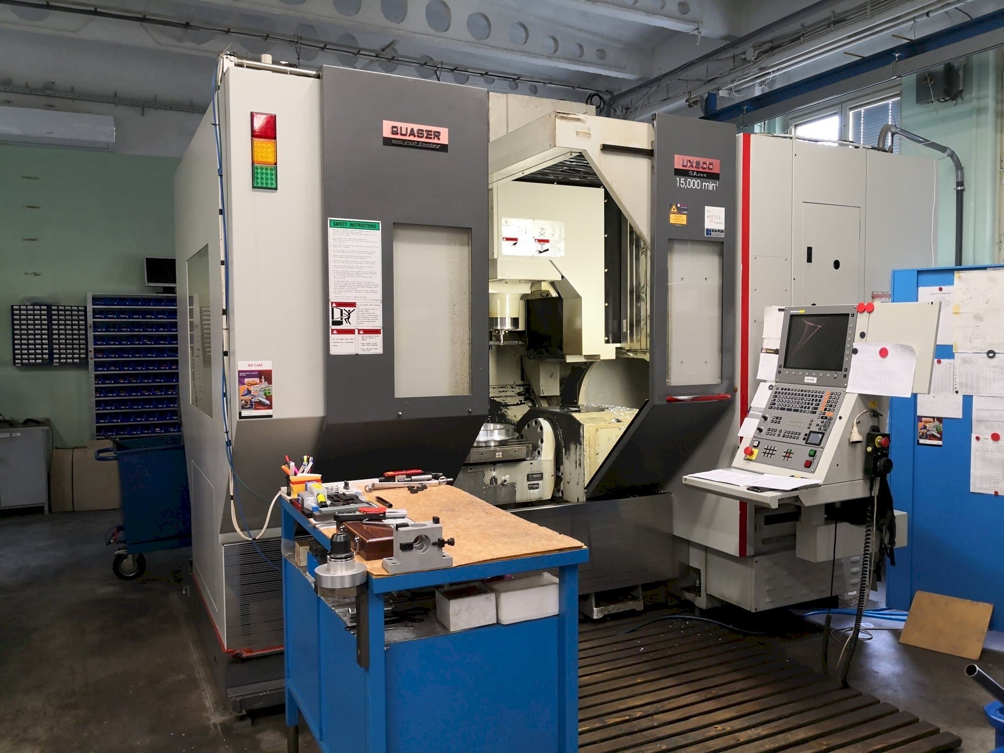 Prikaz stroja Quaser UX-600 sprijeda