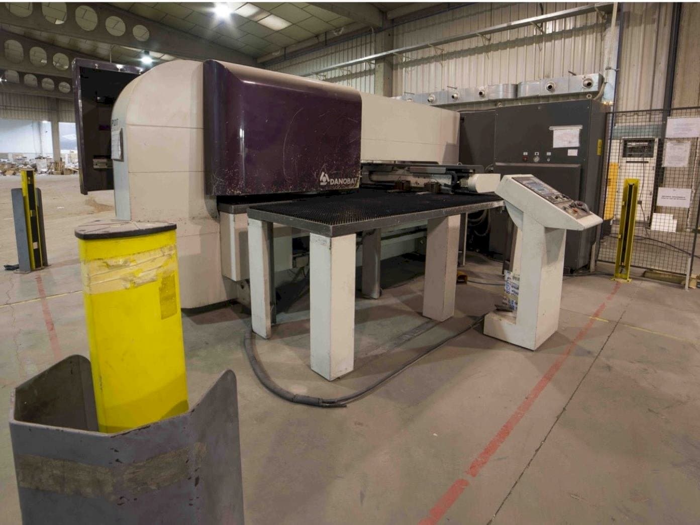 Prikaz  stroja DANOBAT P1317  sprijeda