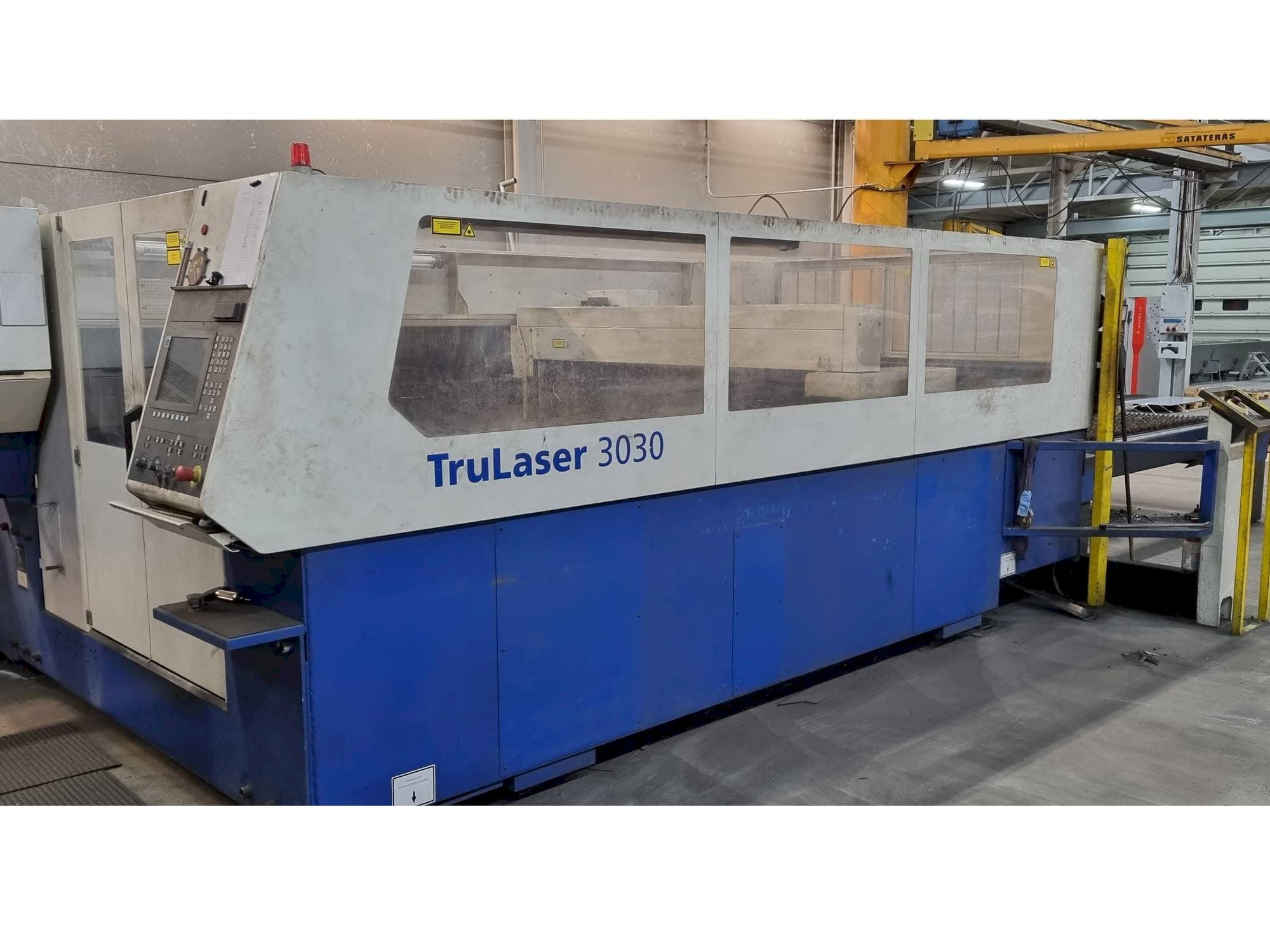 Prikaz stroja Trumpf TruLaser 3030 sprijeda