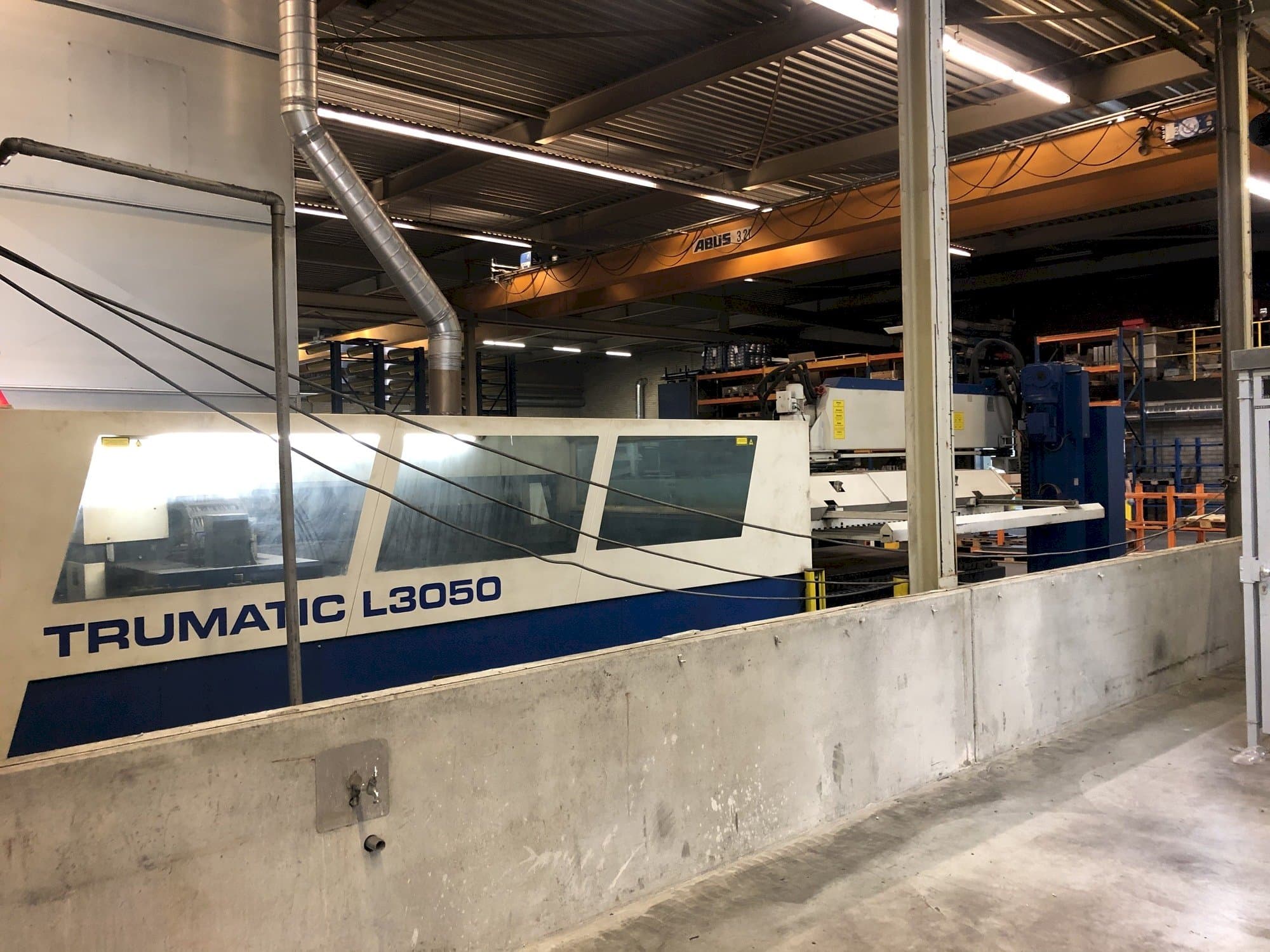Prikaz  stroja Trumpf Trumatic 3050  sprijeda