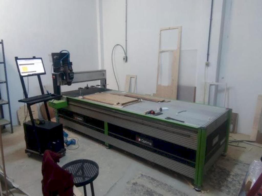 Prikaz stroja OPTIMA 2510 sprijeda