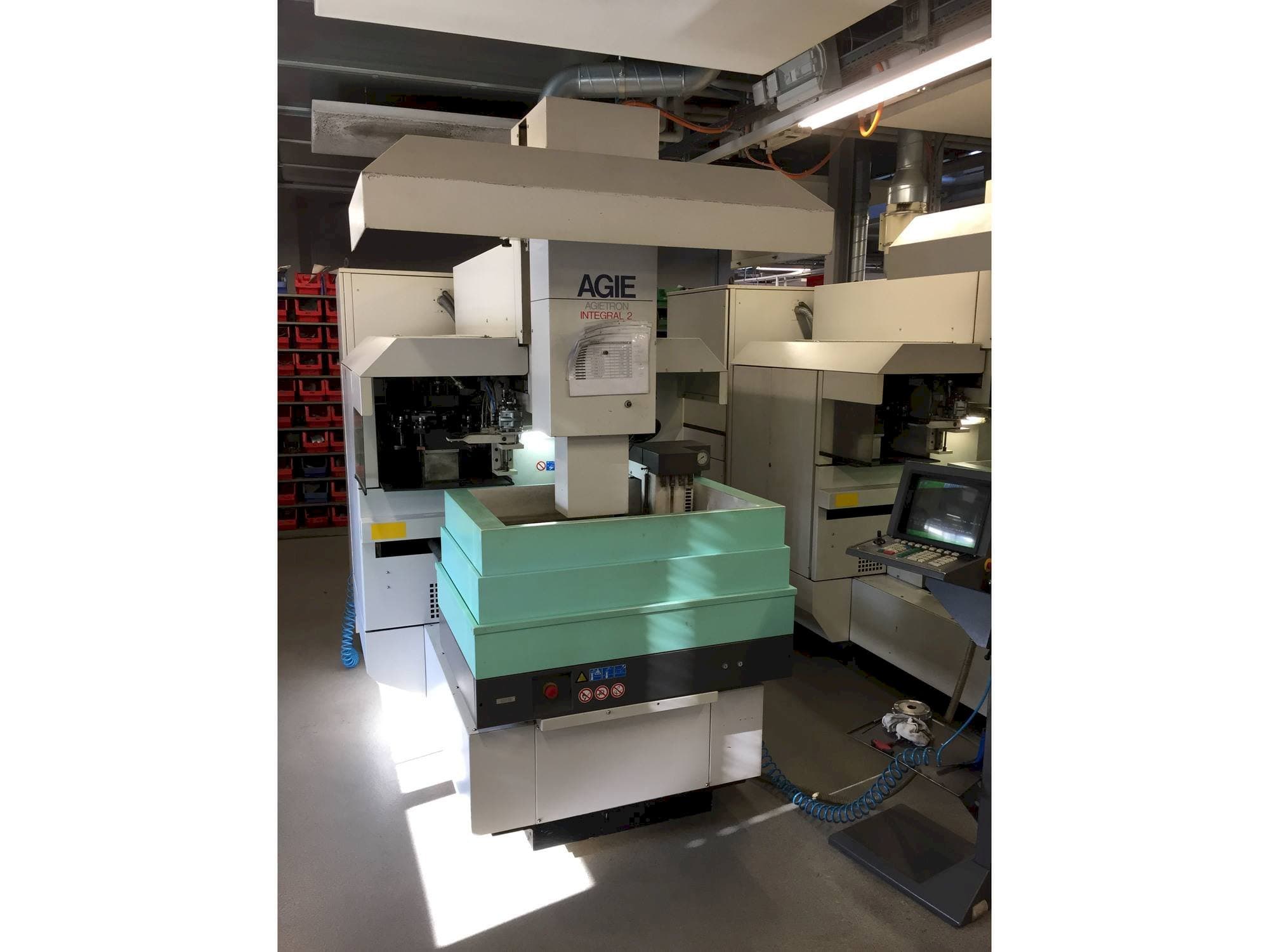 Prikaz  stroja AGIE INTEGRAL 2  sprijeda