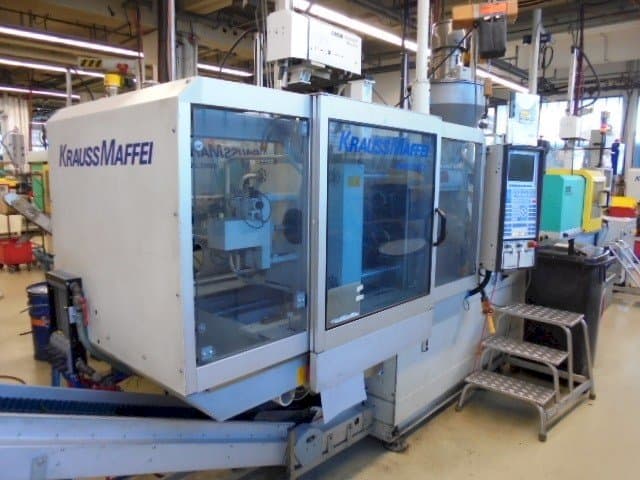 Prikaz lijeve strane stroja Krauss Maffei KM 65-390-C2
