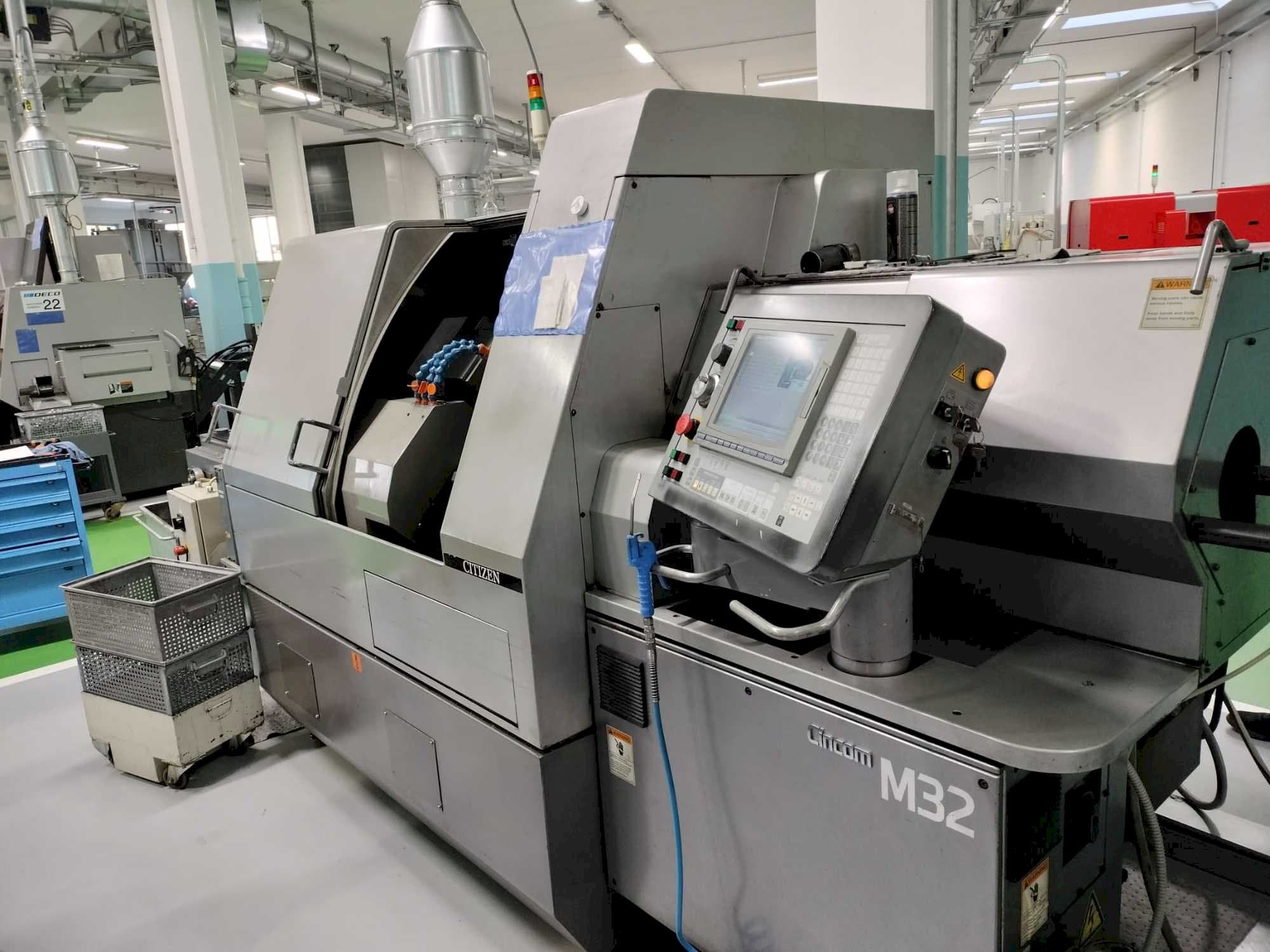 Prikaz stroja Citizen CINCOM M32V sprijeda