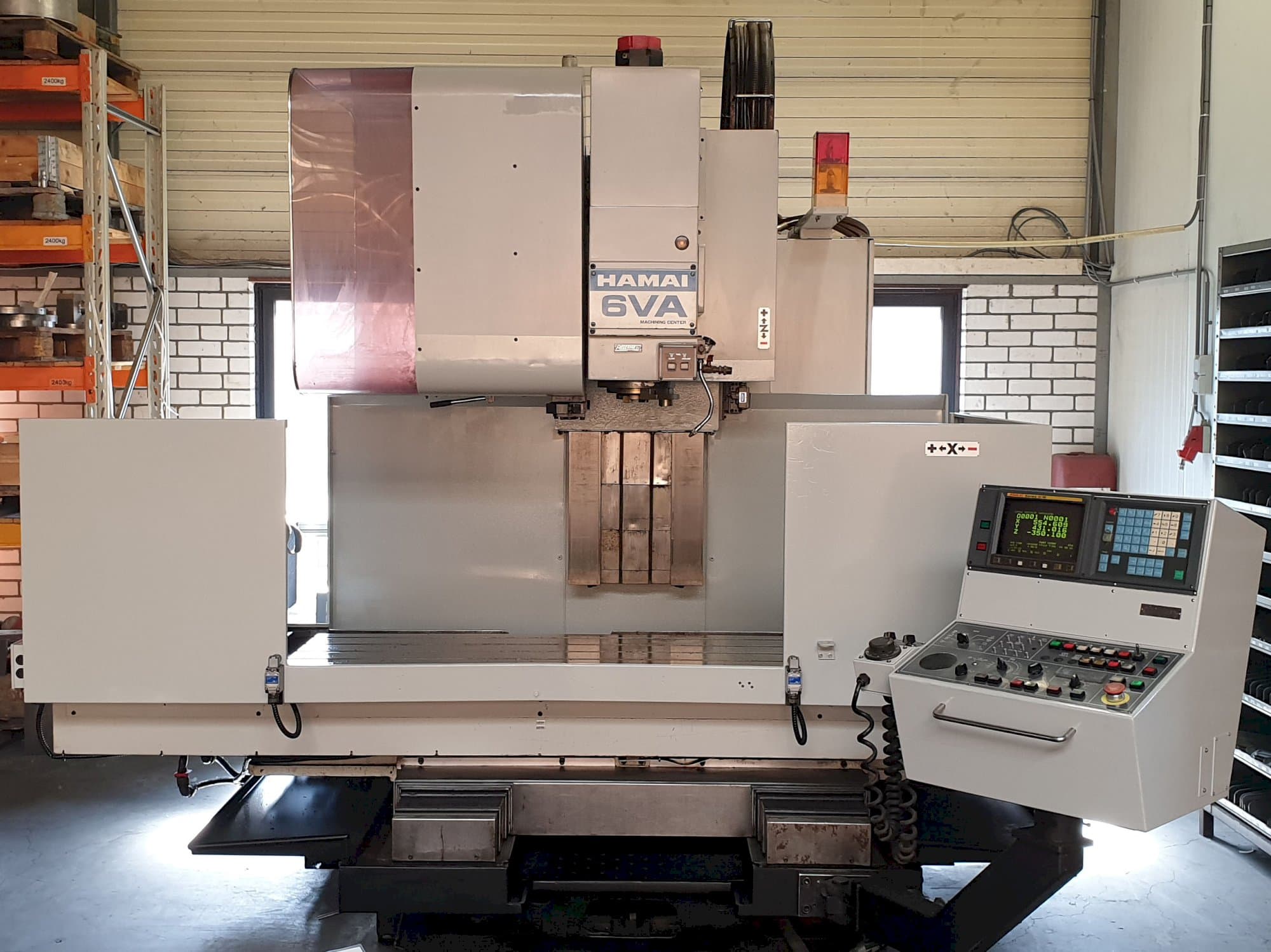 Prikaz  stroja HAMAI MC-6VA sprijeda