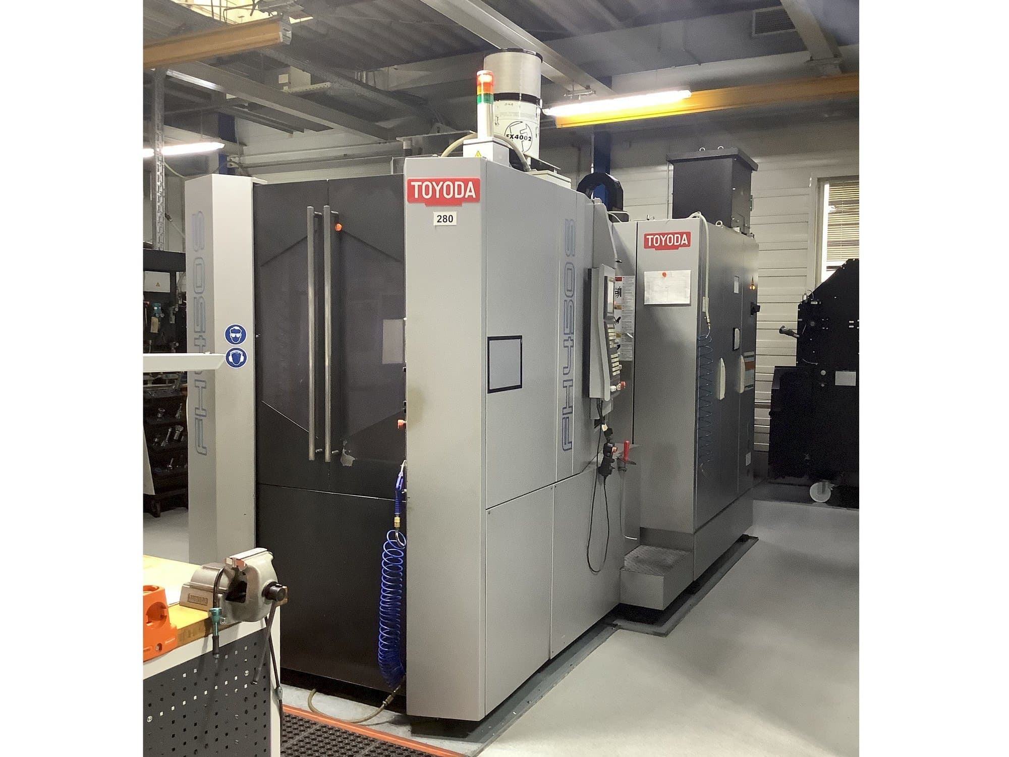 Prikaz stroja TOYODA FH 450S sprijeda