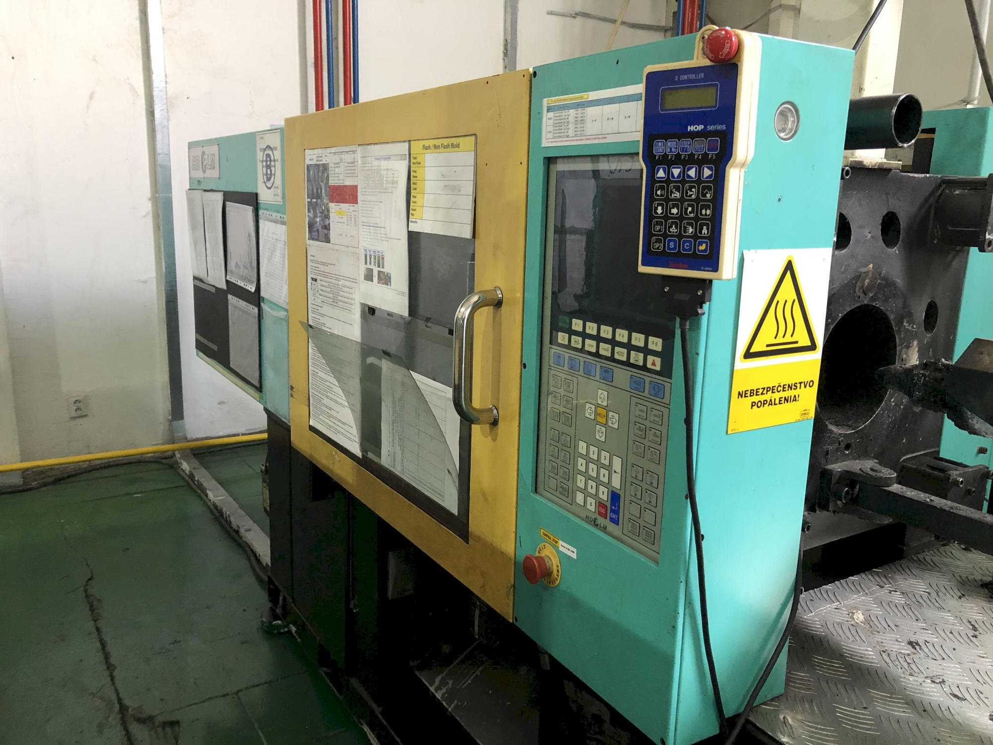 Prikaz stroja Hyundai K-120V sprijeda