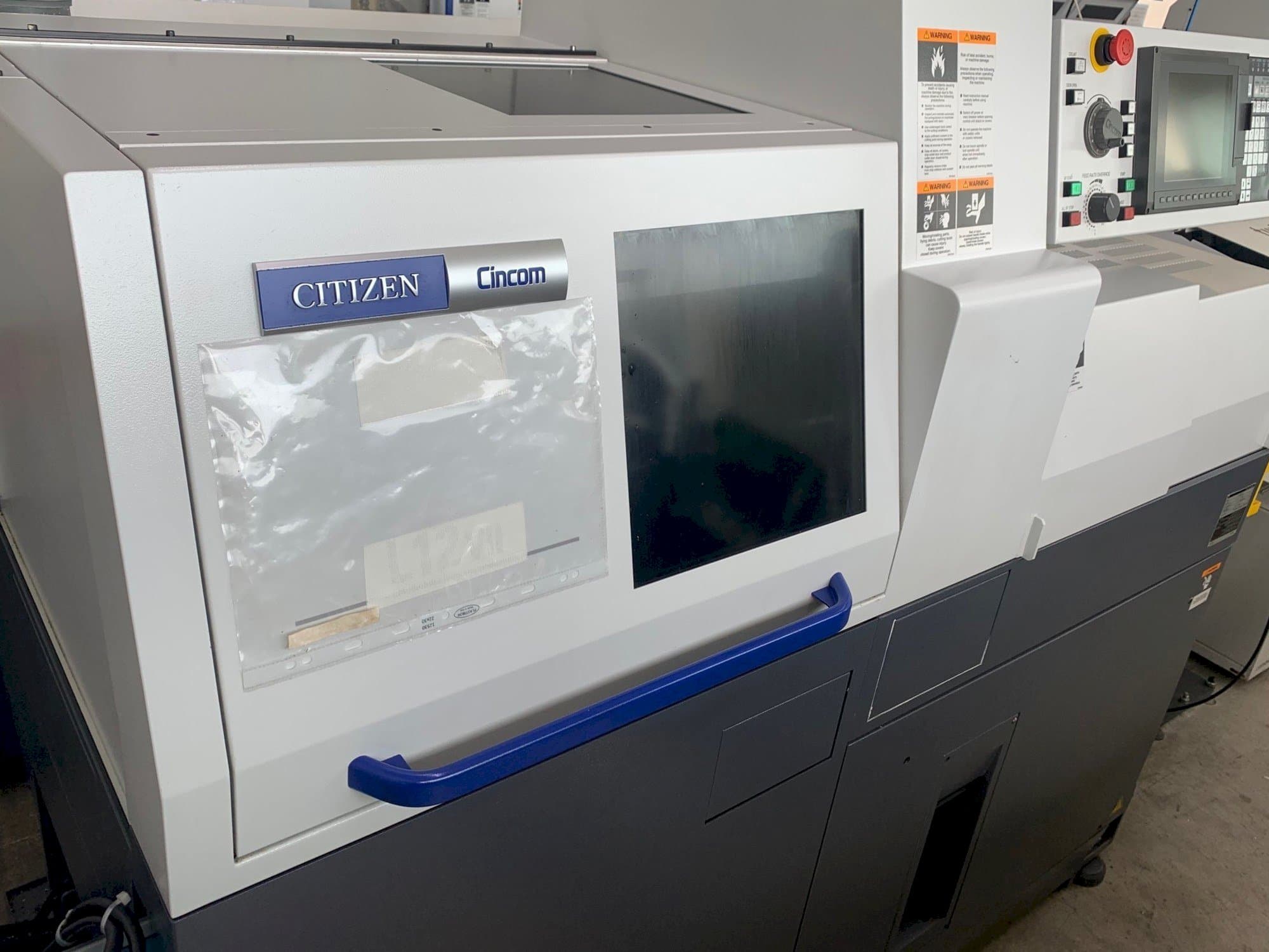 Prikaz stroja Citizen Cincom L12 sprijeda