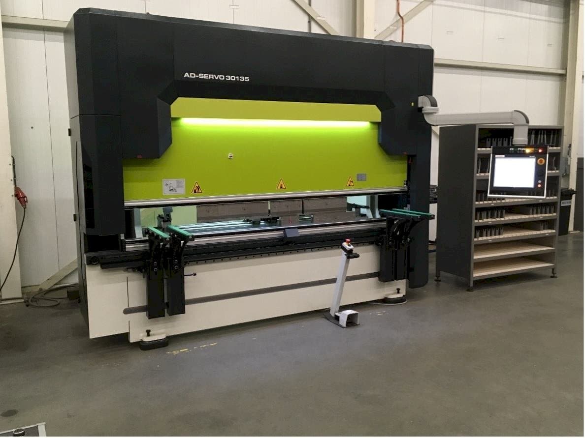 Prikaz stroja Durma AD-S 30135 Servo sprijeda