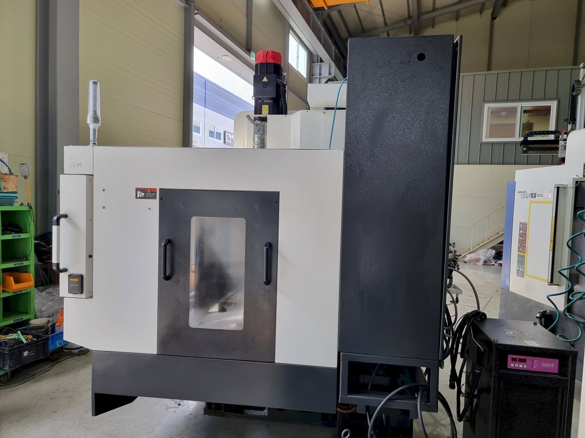 Prikaz  stroja Hyundai Wia F400  sprijeda