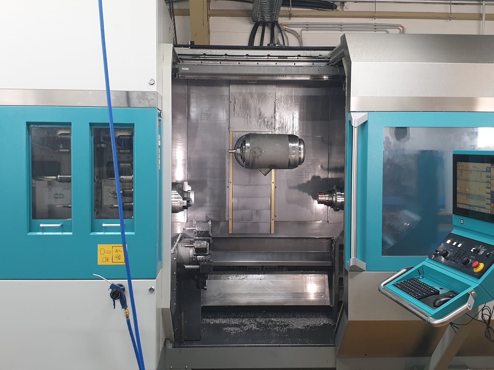 Prikaz  stroja Index G220  sprijeda