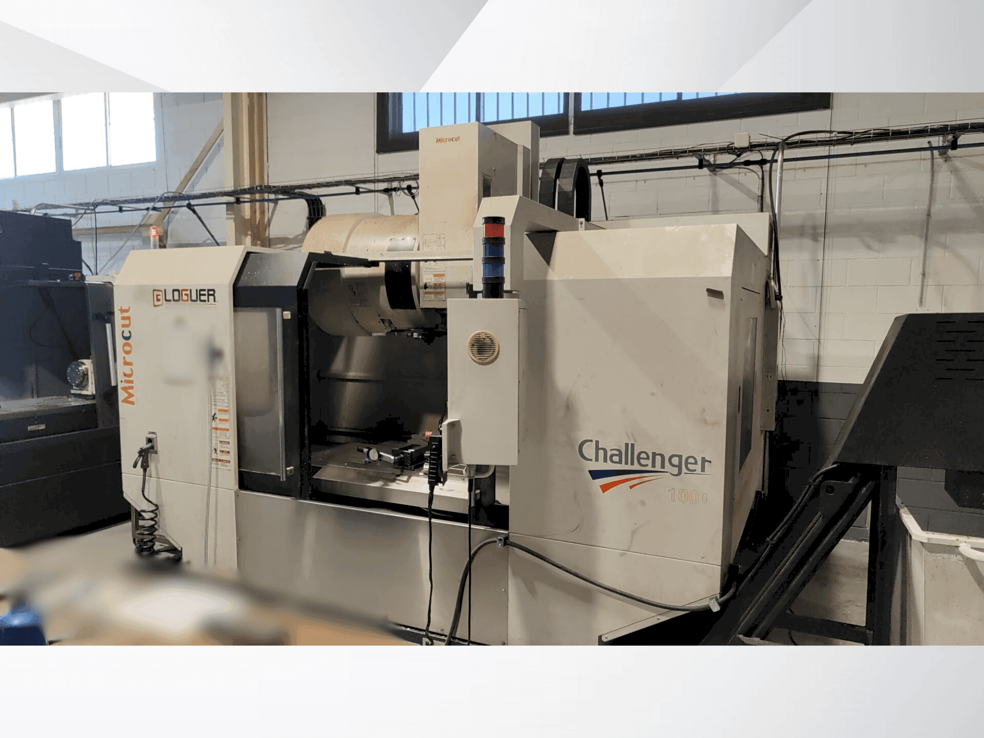 Prikaz  stroja MICROCUT Challenger VM 1000  sprijeda