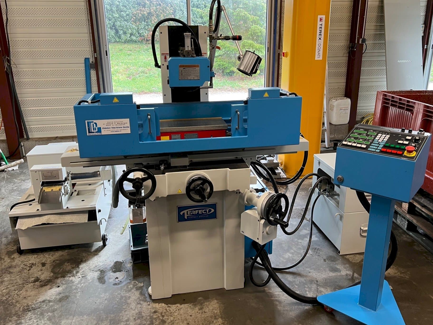 Prikaz stroja PERFECT PFG-2045AH sprijeda