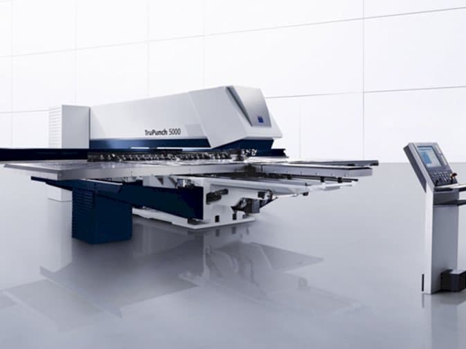 Prikaz stroja Trumpf TC 5000 sprijeda