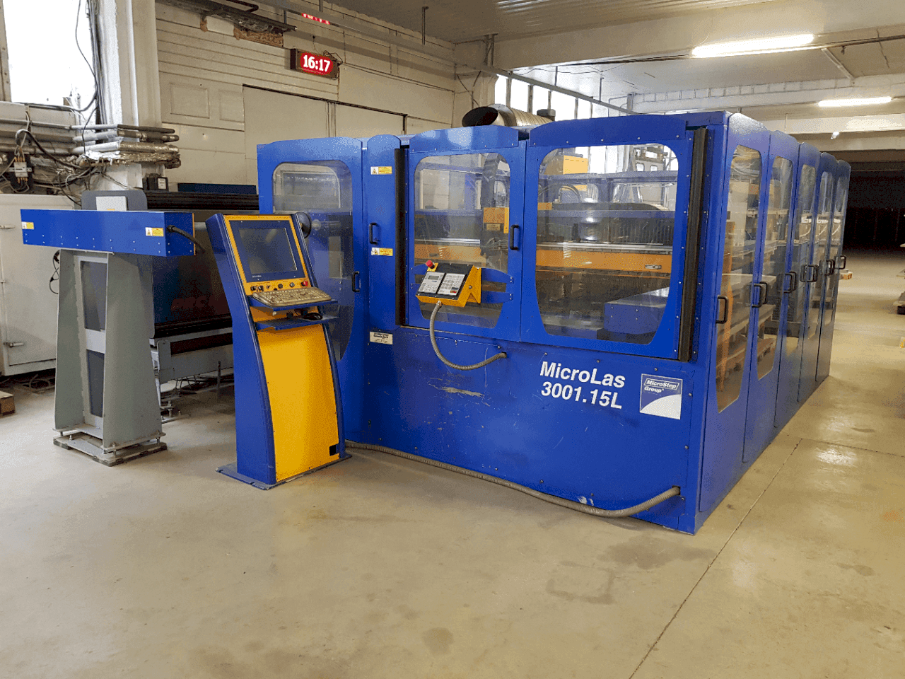 Prikaz stroja MicroStep MicroLas 3001.15L sprijeda