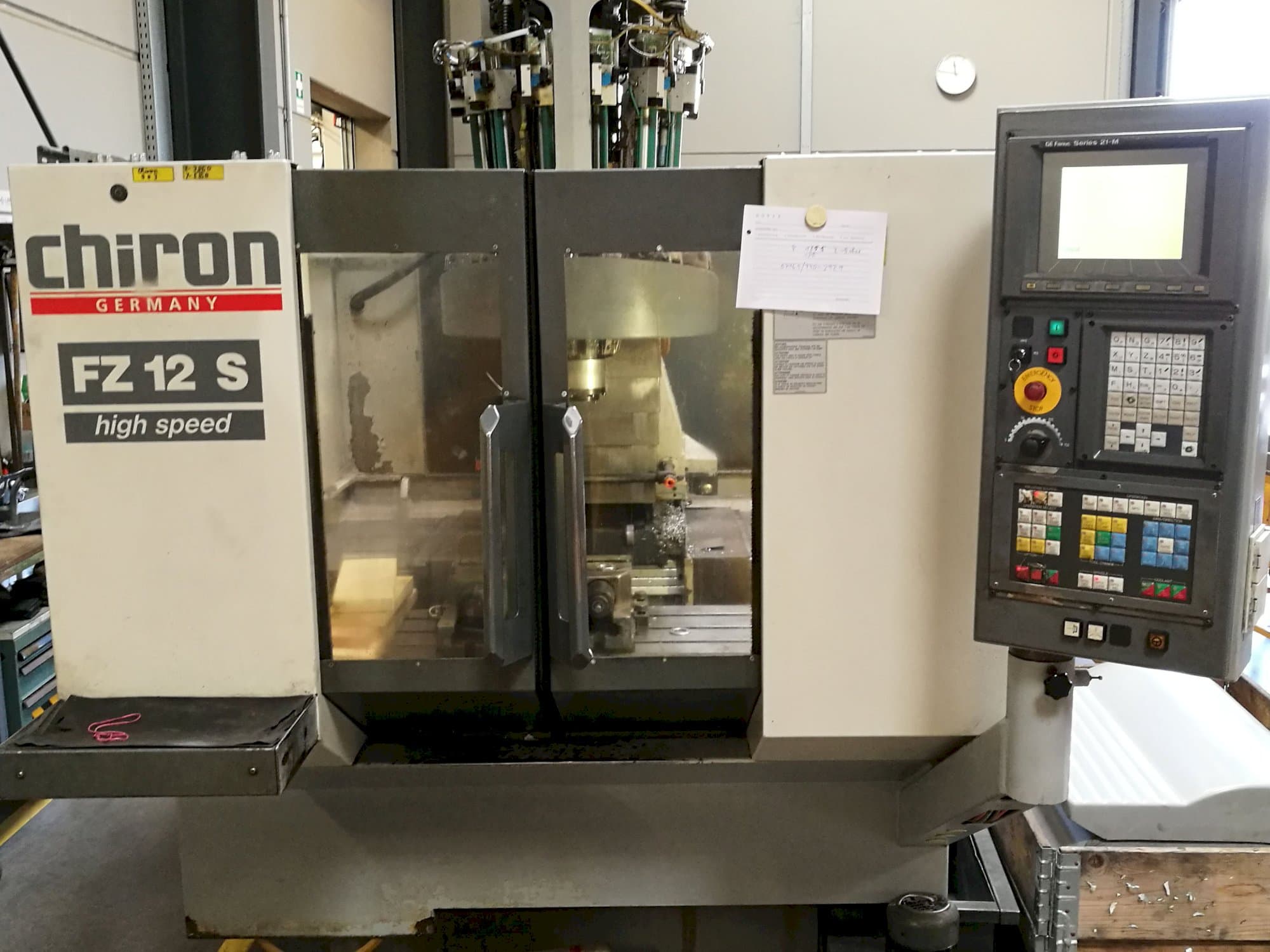 Prikaz stroja Chiron FZ 12 S sprijeda