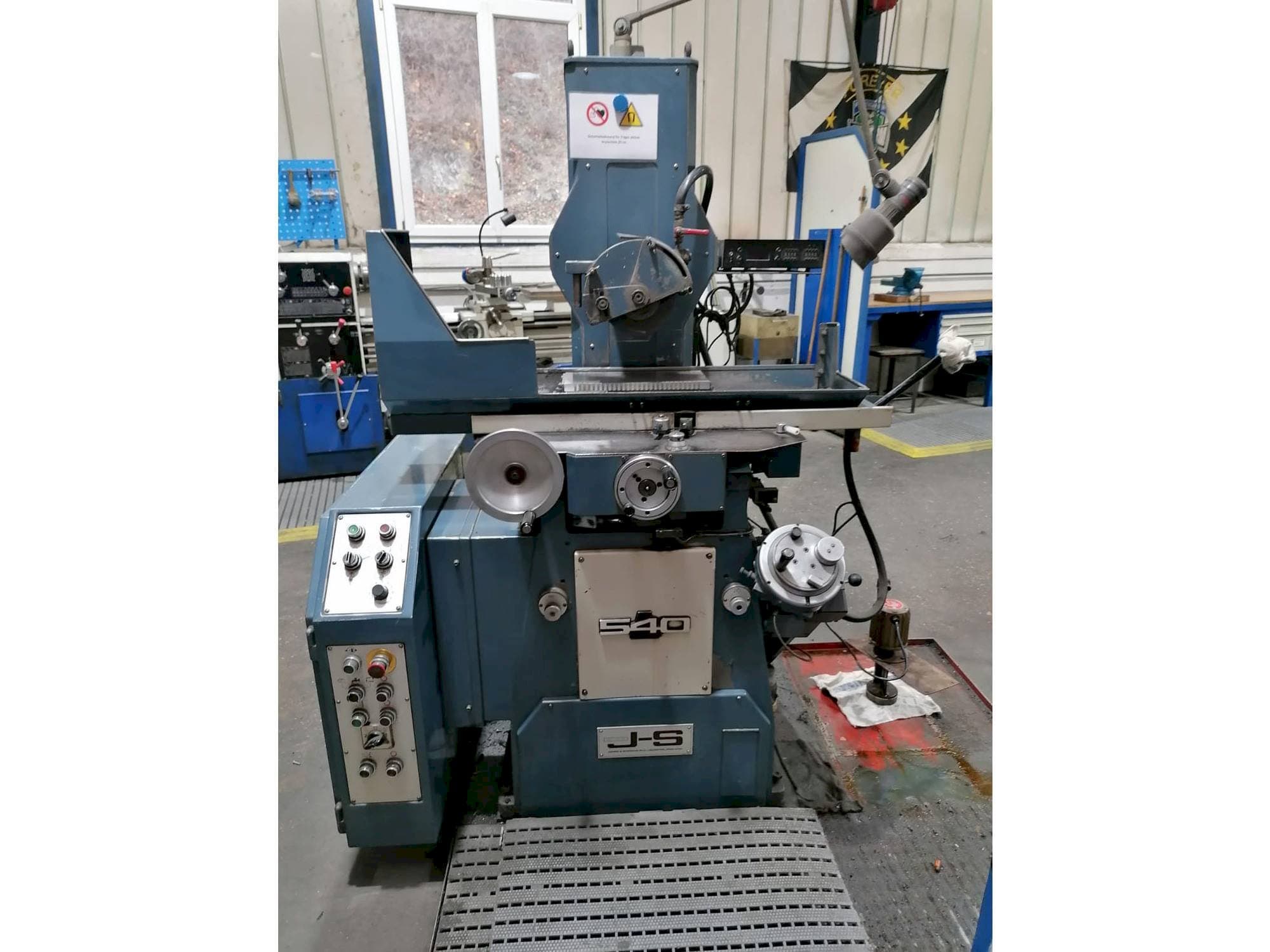 Prikaz stroja Jones & Shipman 540 sprijeda