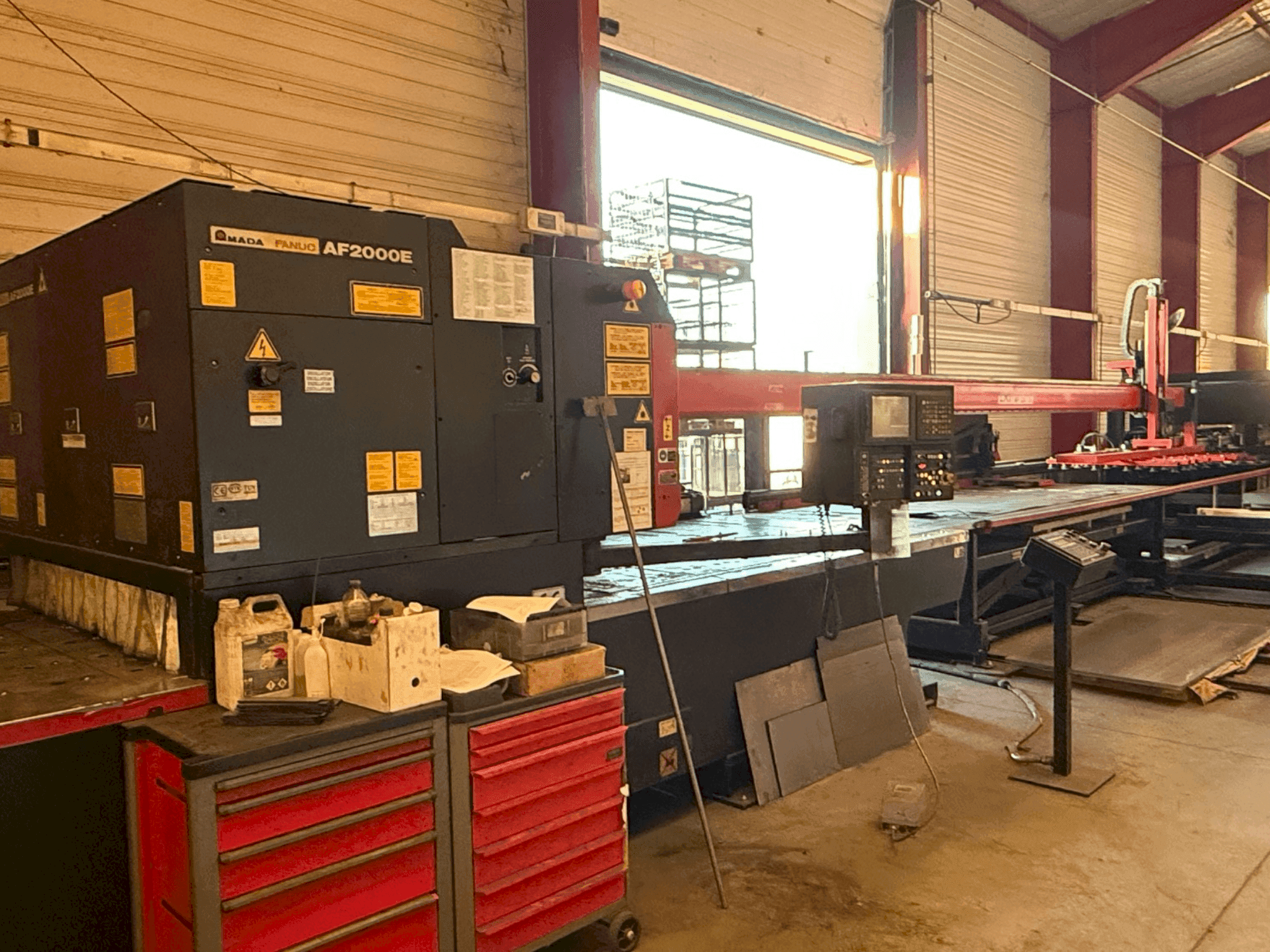 Prikaz  stroja AMADA LC2415 alpha3  sprijeda