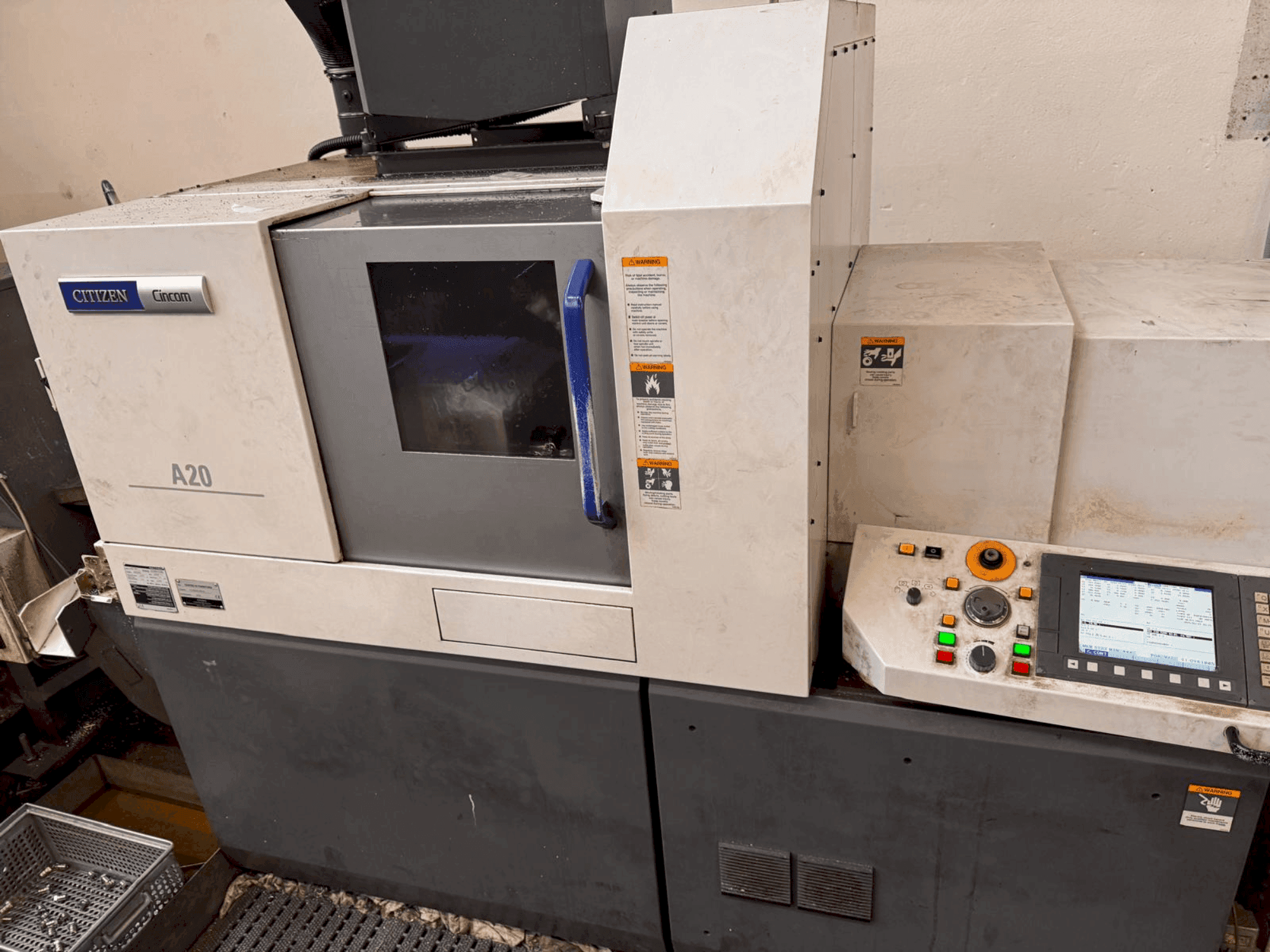 Prikaz stroja Citizen A20 sprijeda