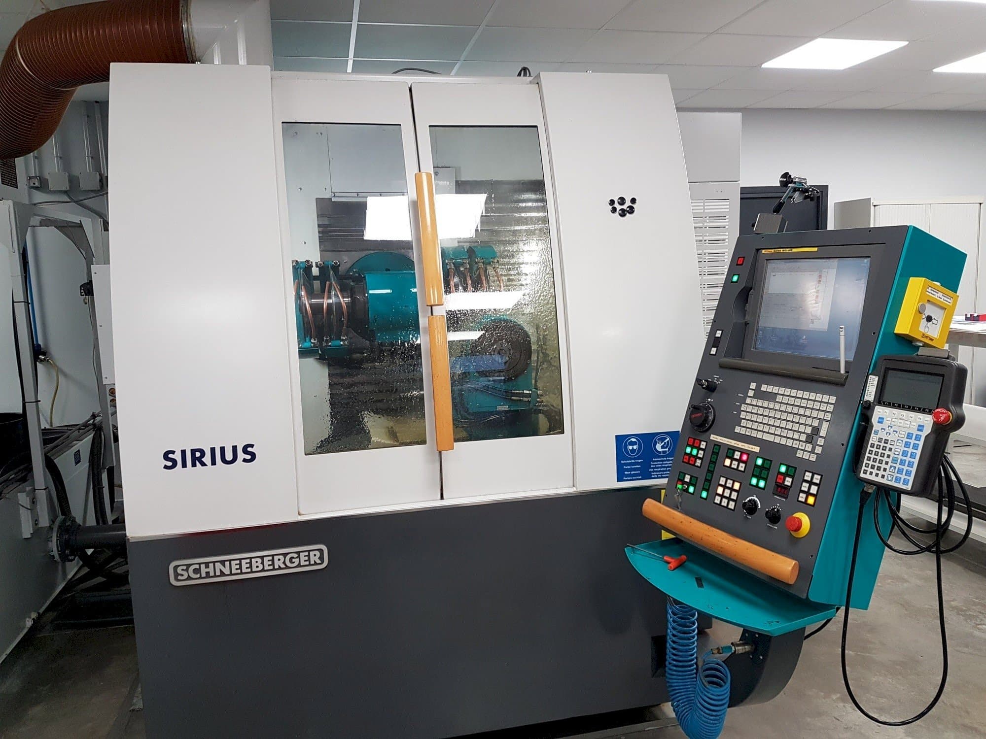 Prikaz stroja Schneeberger Sirius HPM sprijeda