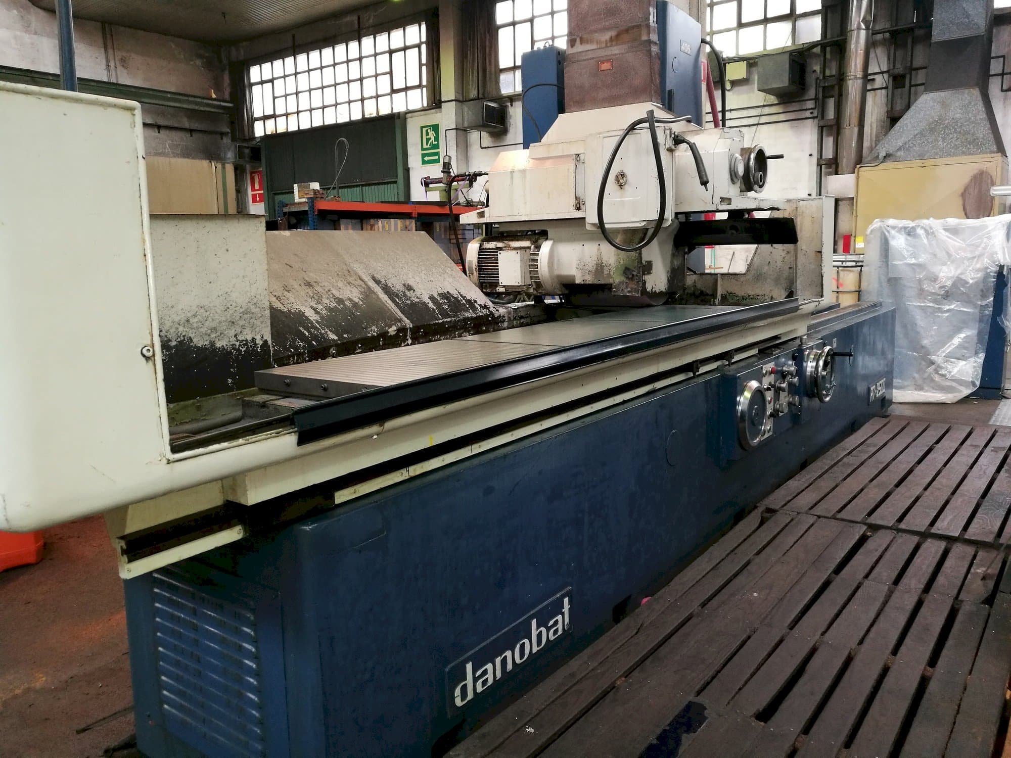 Prikaz stroja DANOBAT RT-2500 sprijeda